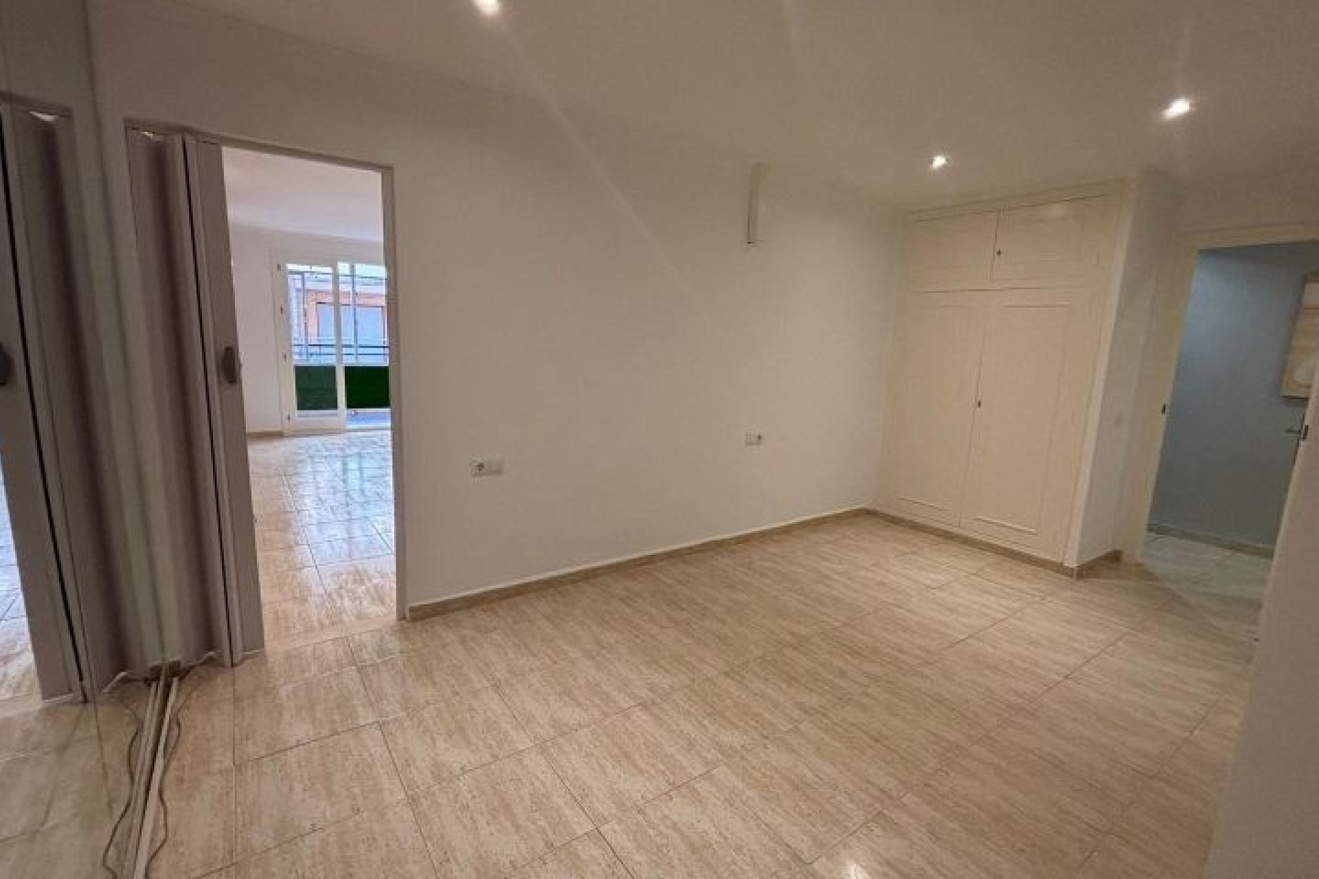 Sprzedaż - Apartament / Mieszkanie -
Torrevieja