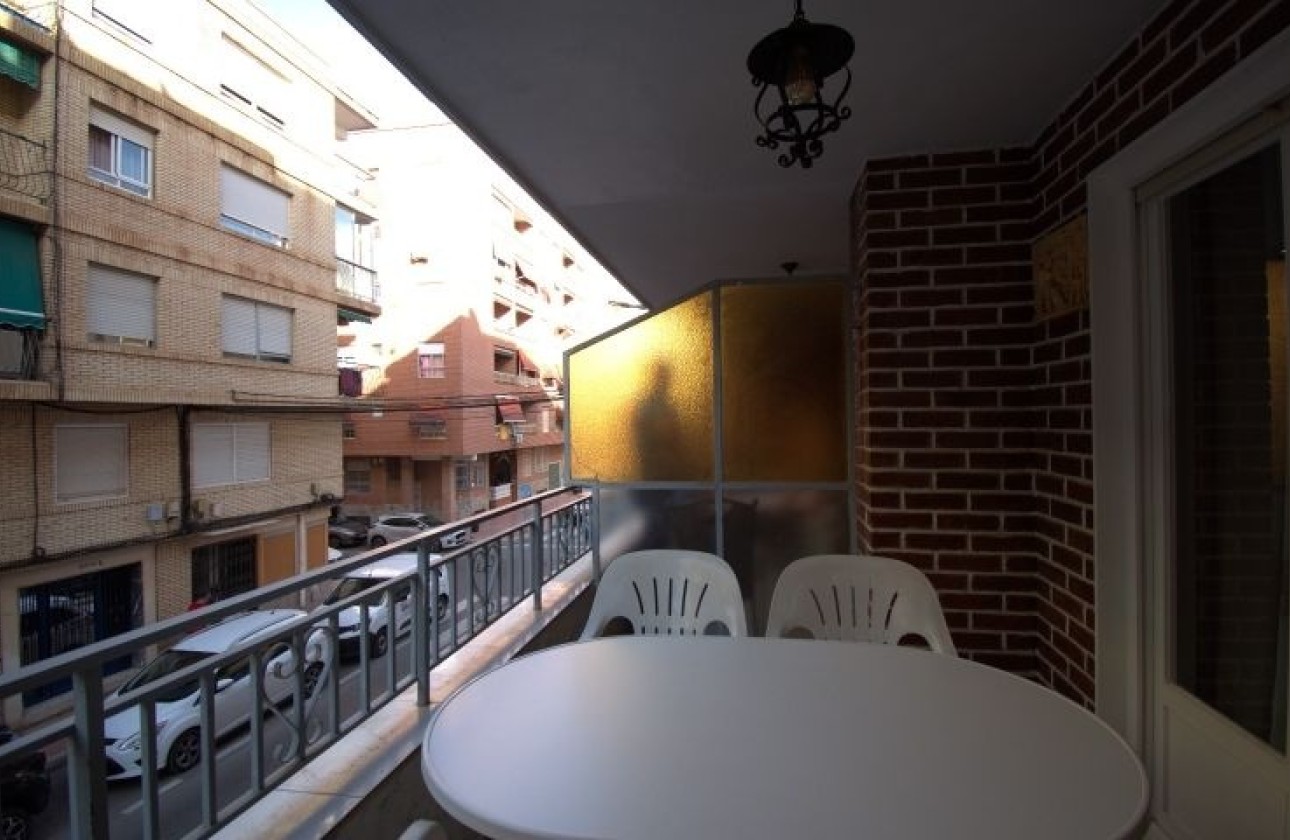 Sprzedaż - Apartament / Mieszkanie -
Torrevieja