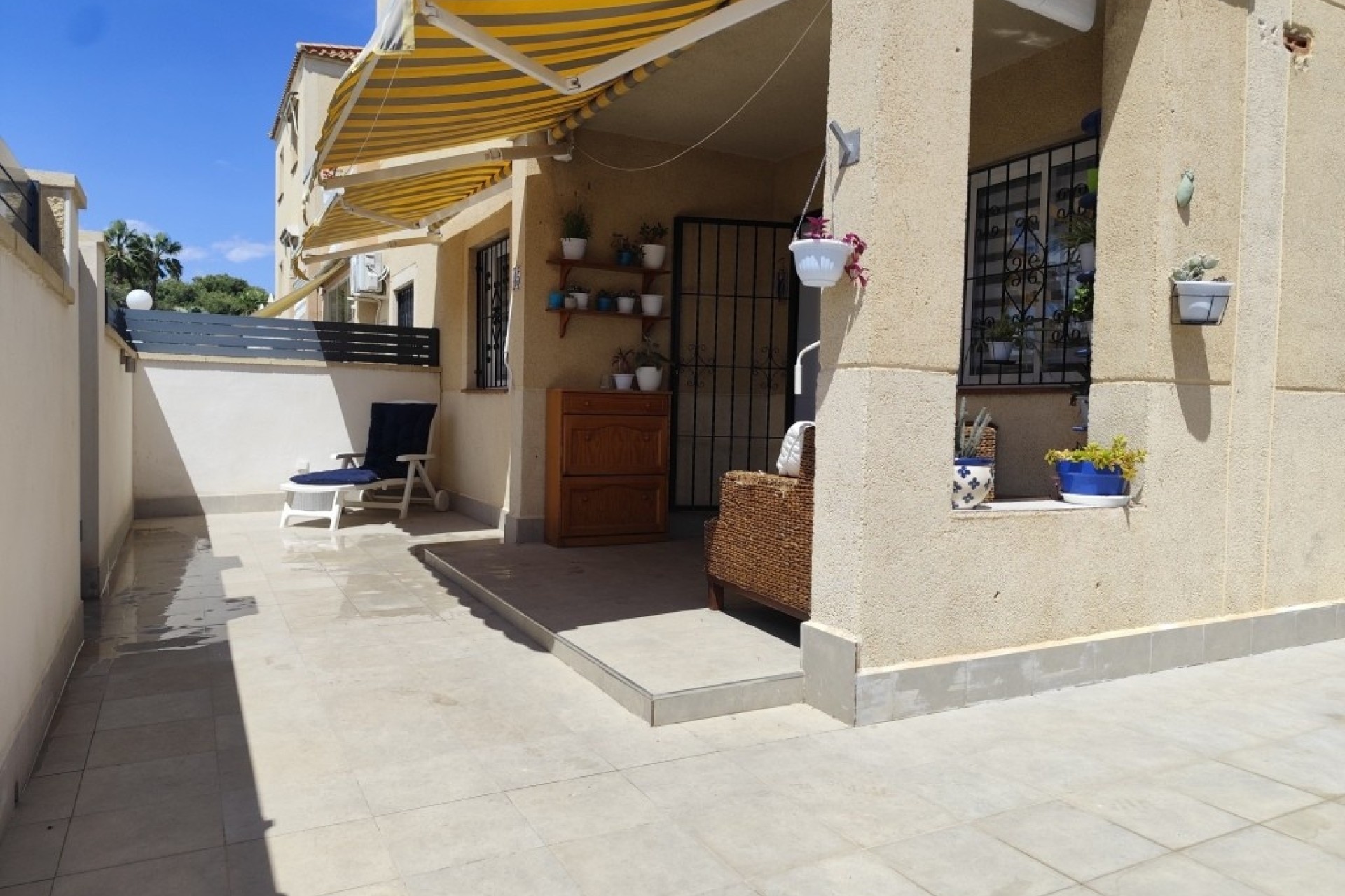 Sprzedaż - Apartament / Mieszkanie -
Torrevieja