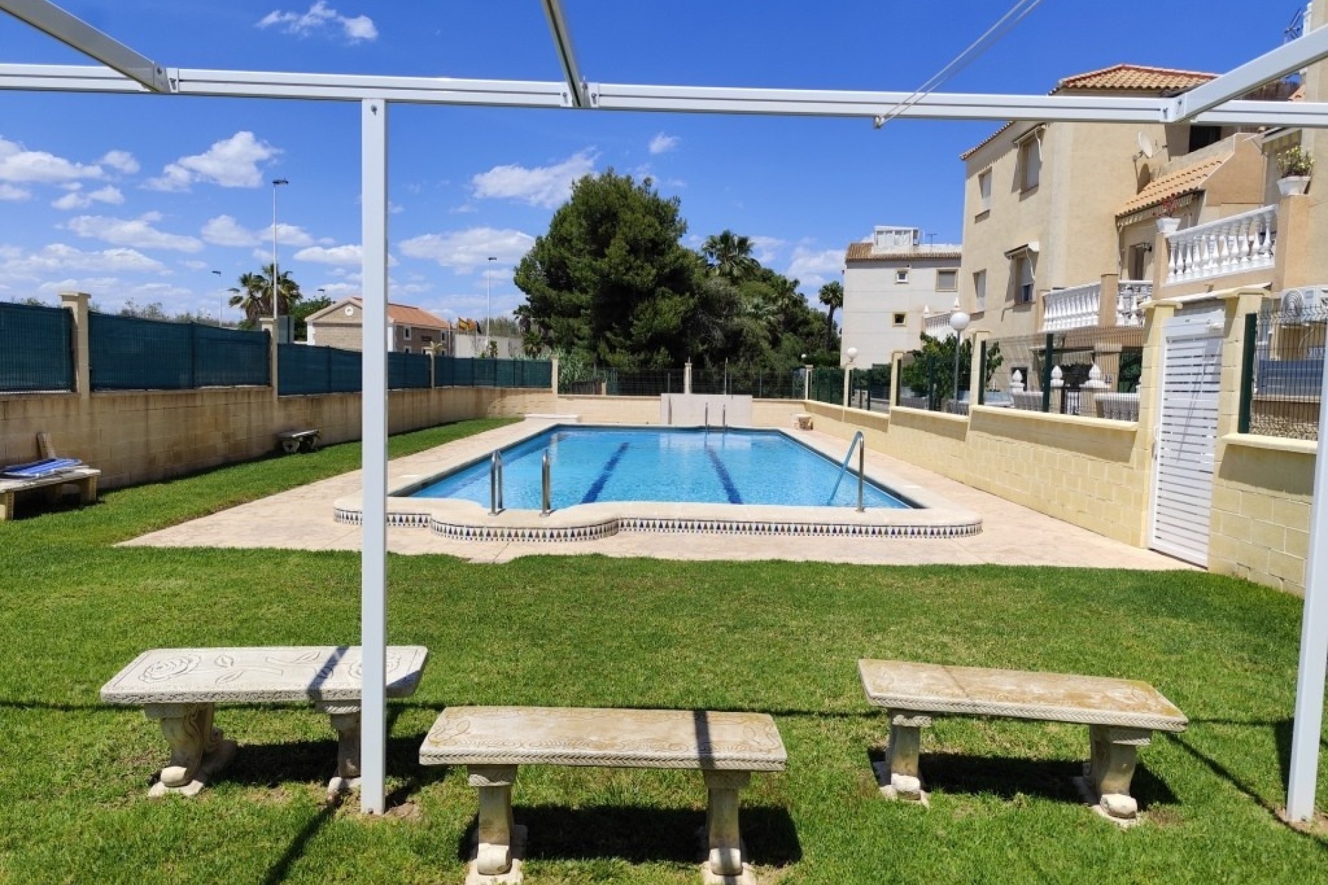 Sprzedaż - Apartament / Mieszkanie -
Torrevieja