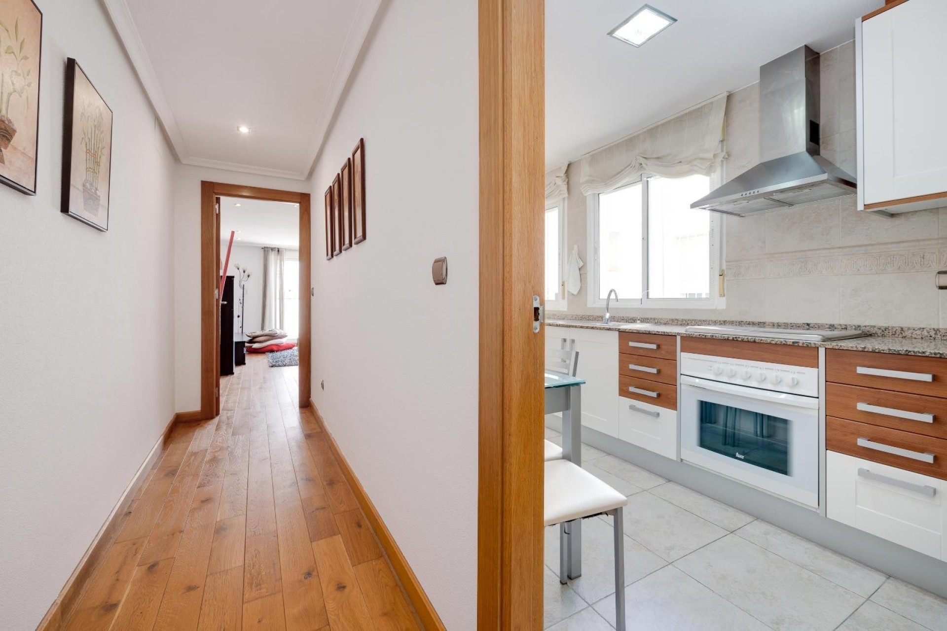 Sprzedaż - Apartament / Mieszkanie -
Torrevieja