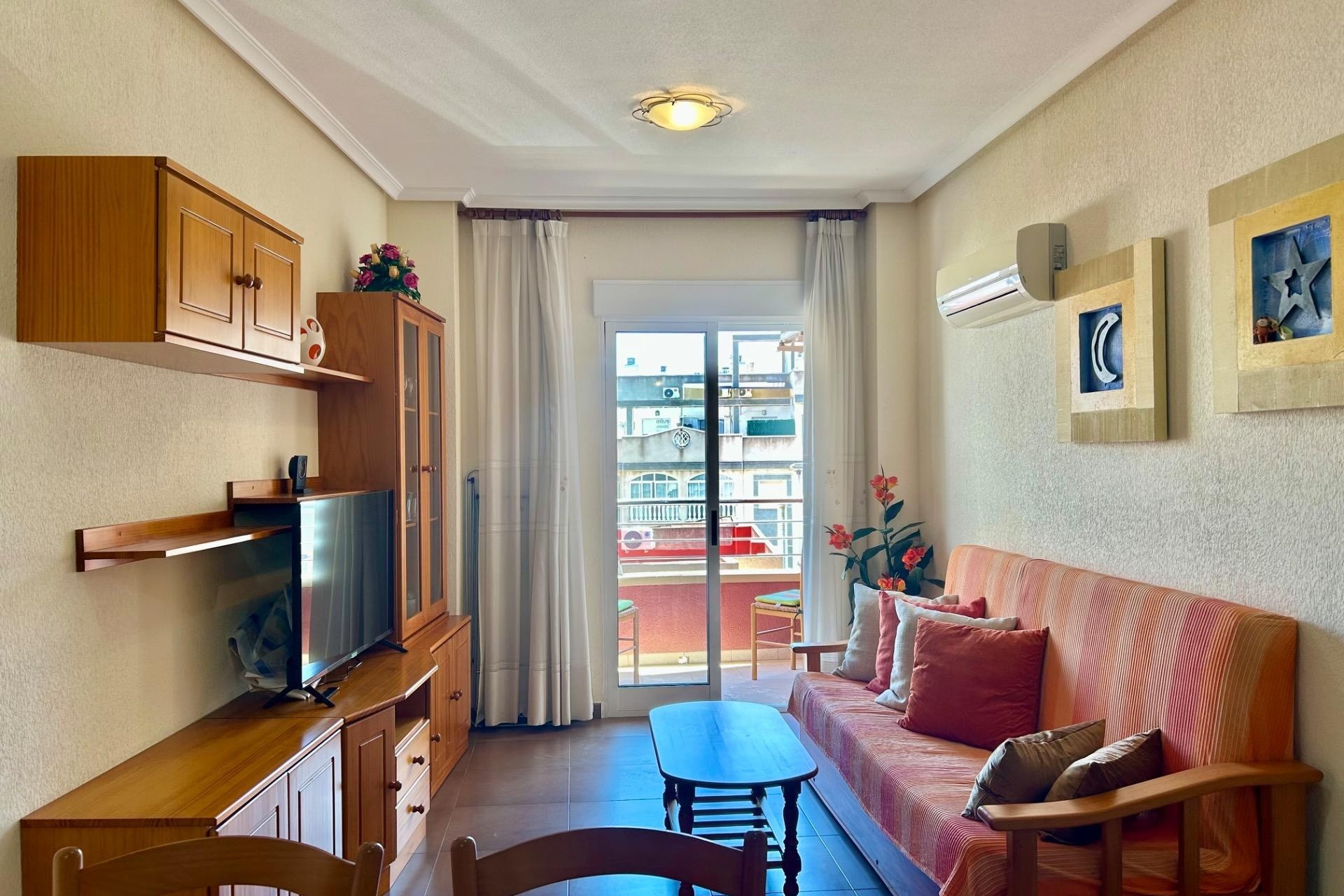 Sprzedaż - Apartament / Mieszkanie -
Torrevieja