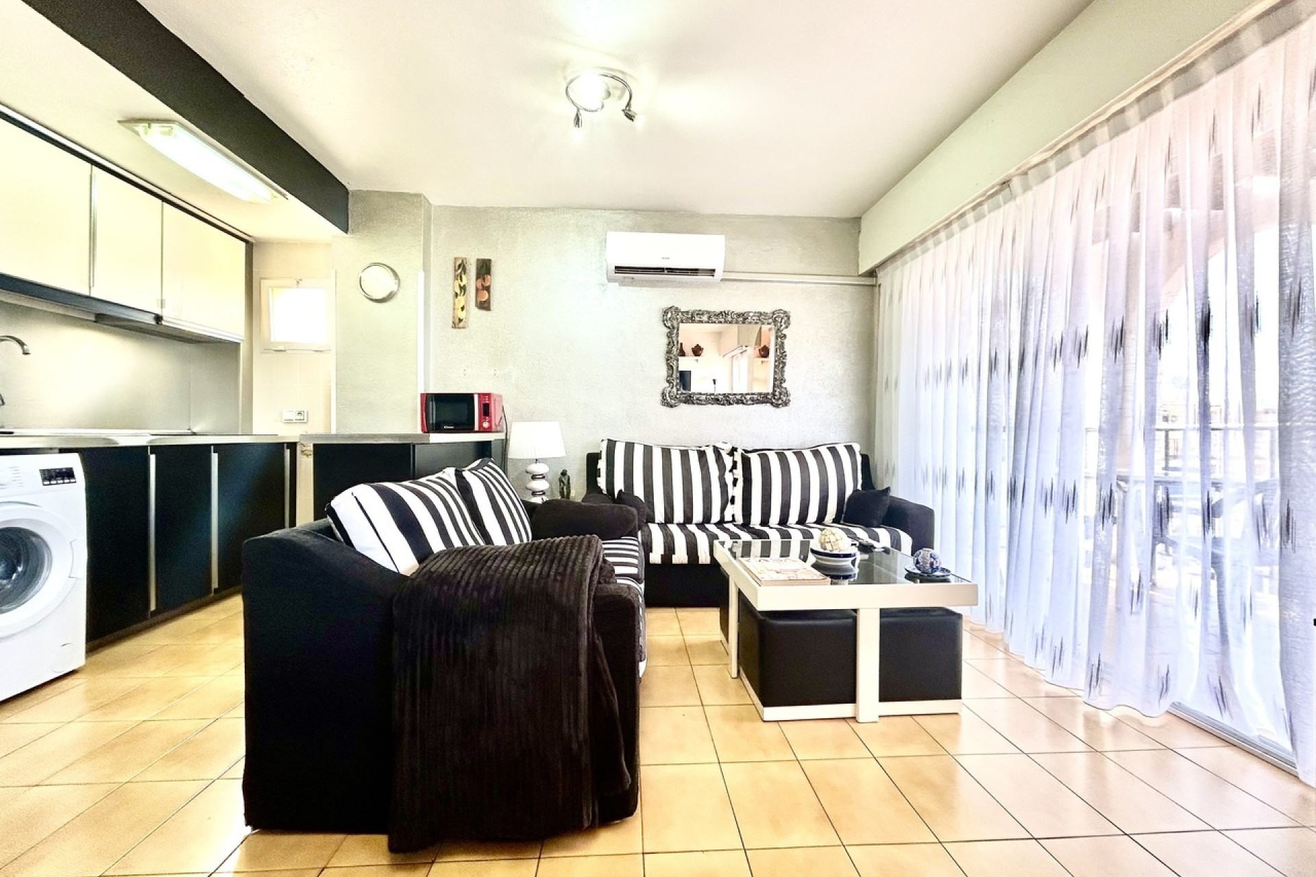 Sprzedaż - Apartament / Mieszkanie -
Torrevieja