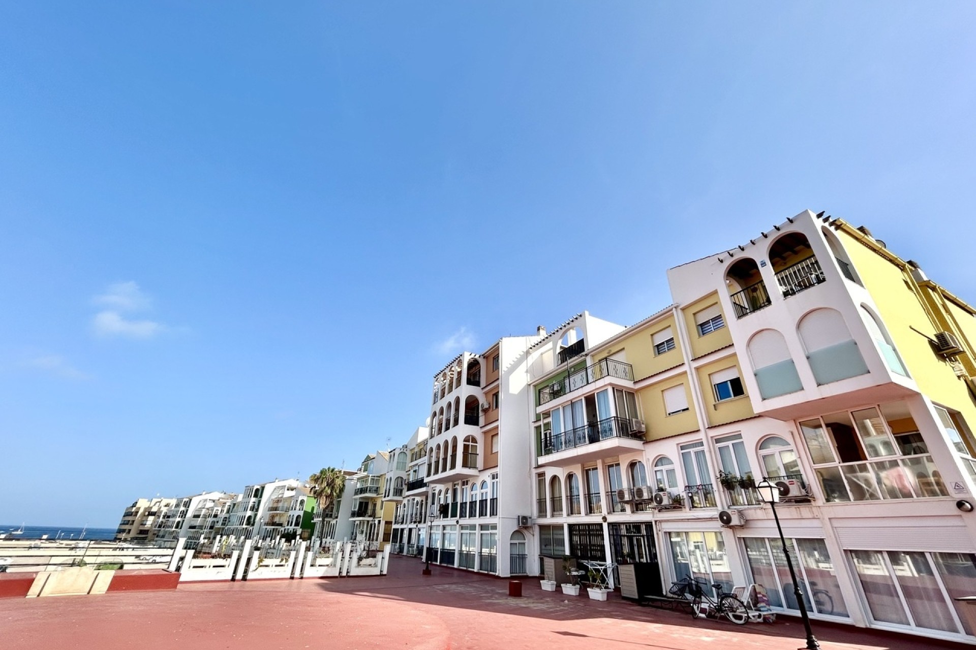 Sprzedaż - Apartament / Mieszkanie -
Torrevieja