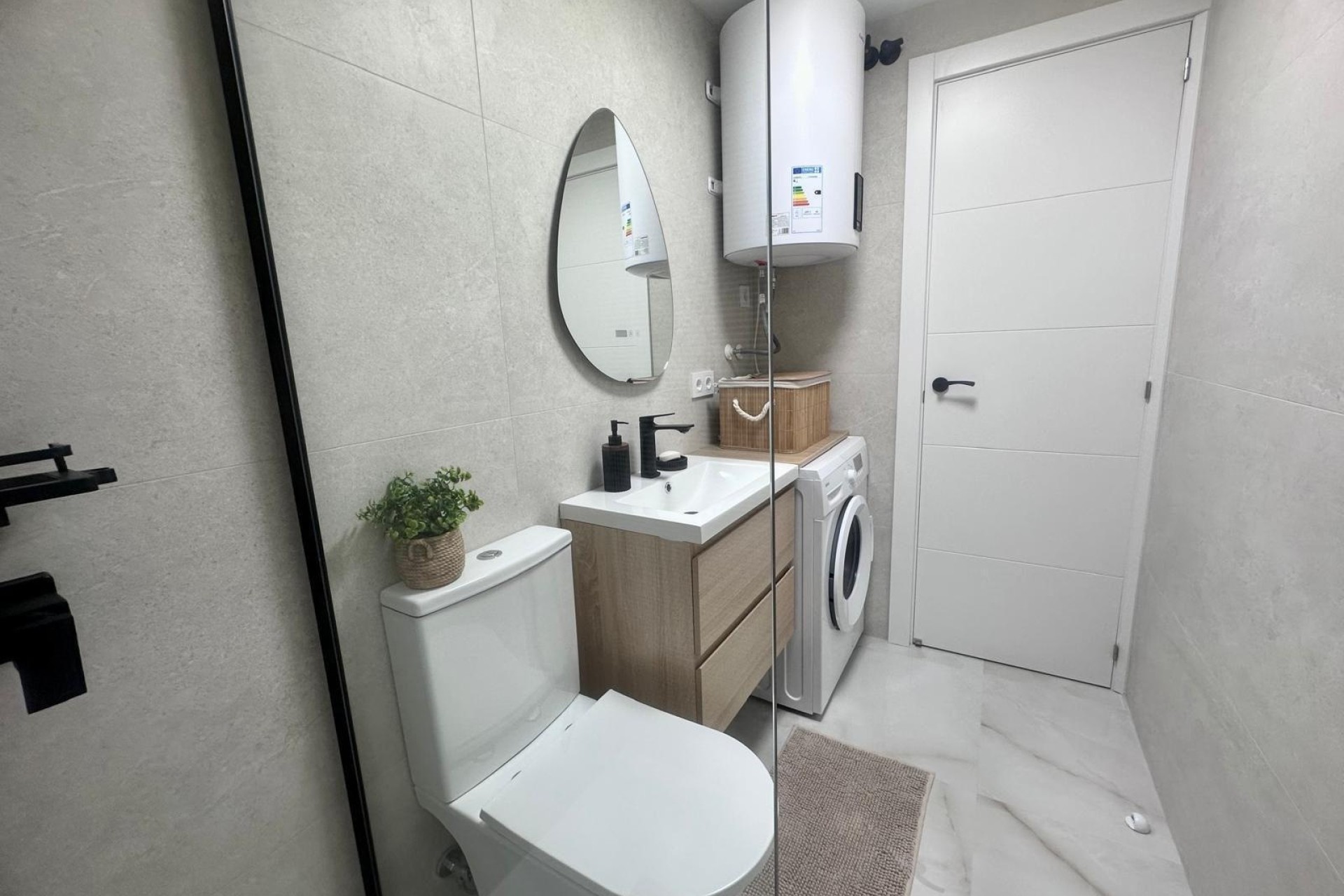 Sprzedaż - Apartament / Mieszkanie -
Torrevieja
