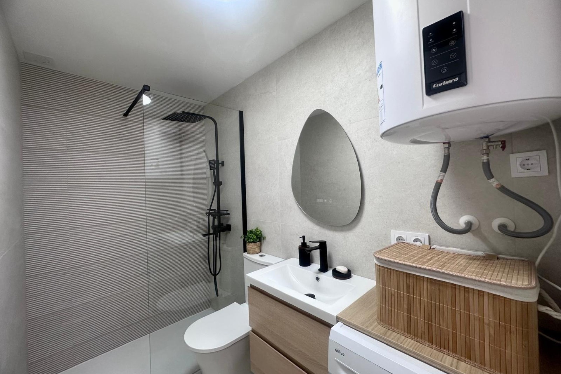 Sprzedaż - Apartament / Mieszkanie -
Torrevieja