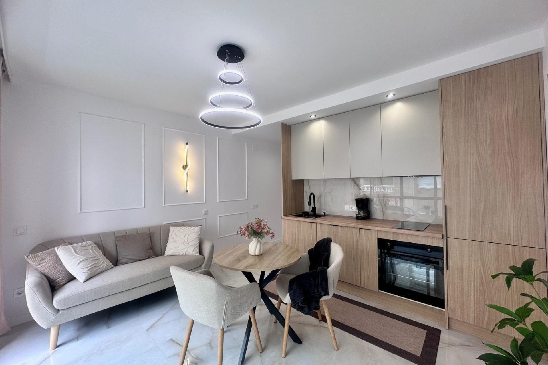 Sprzedaż - Apartament / Mieszkanie -
Torrevieja
