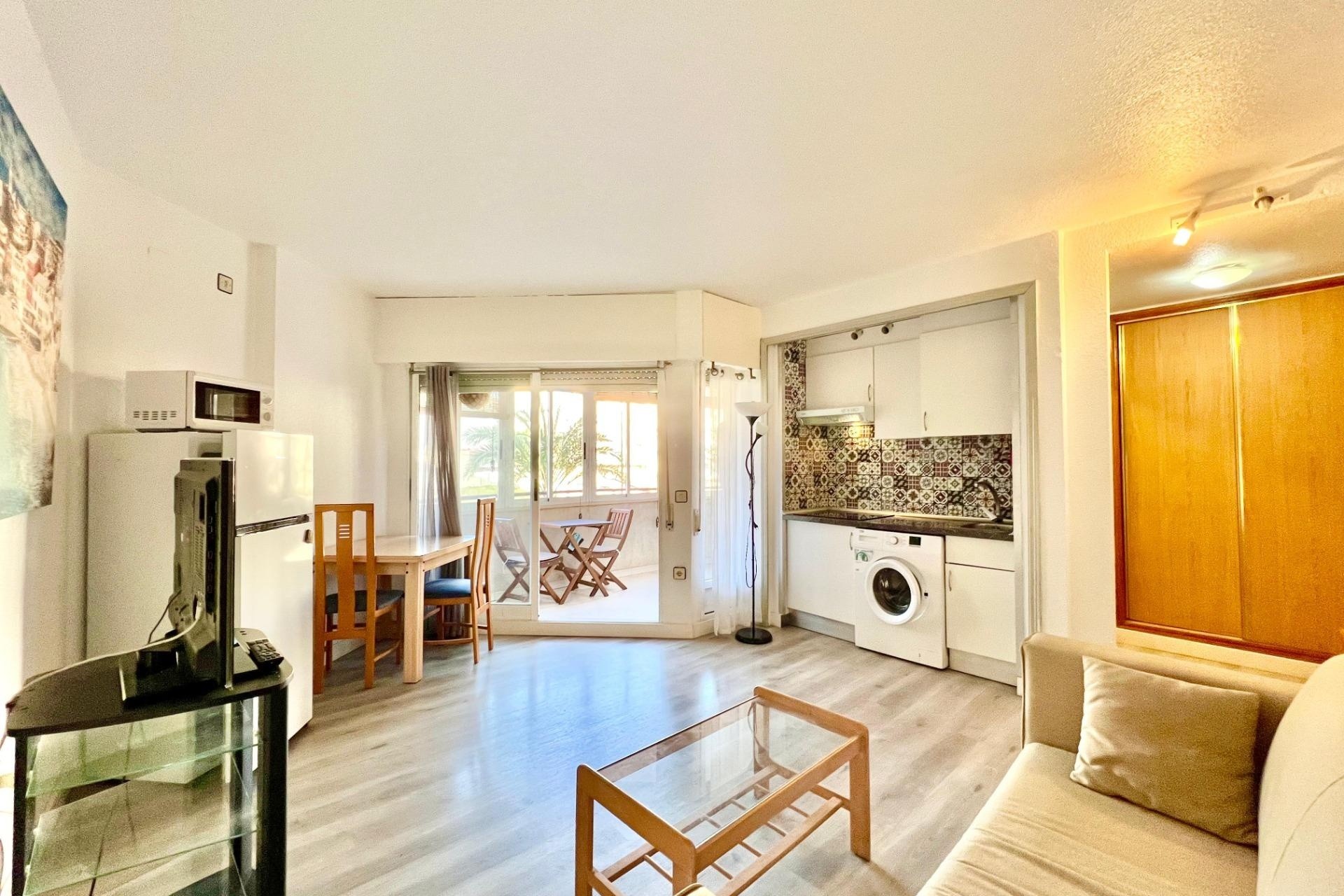 Sprzedaż - Apartament / Mieszkanie -
Torrevieja