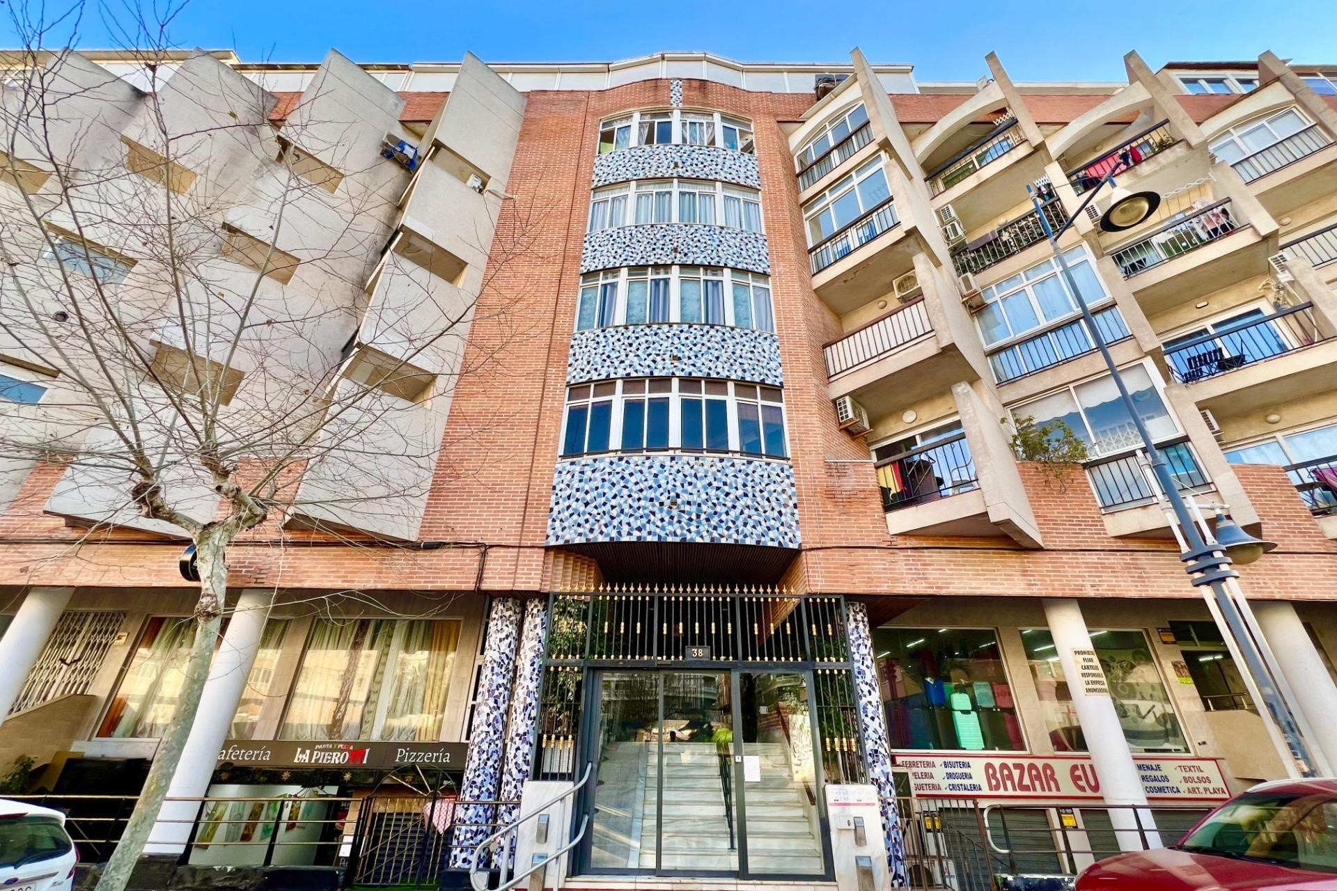 Sprzedaż - Apartament / Mieszkanie -
Torrevieja