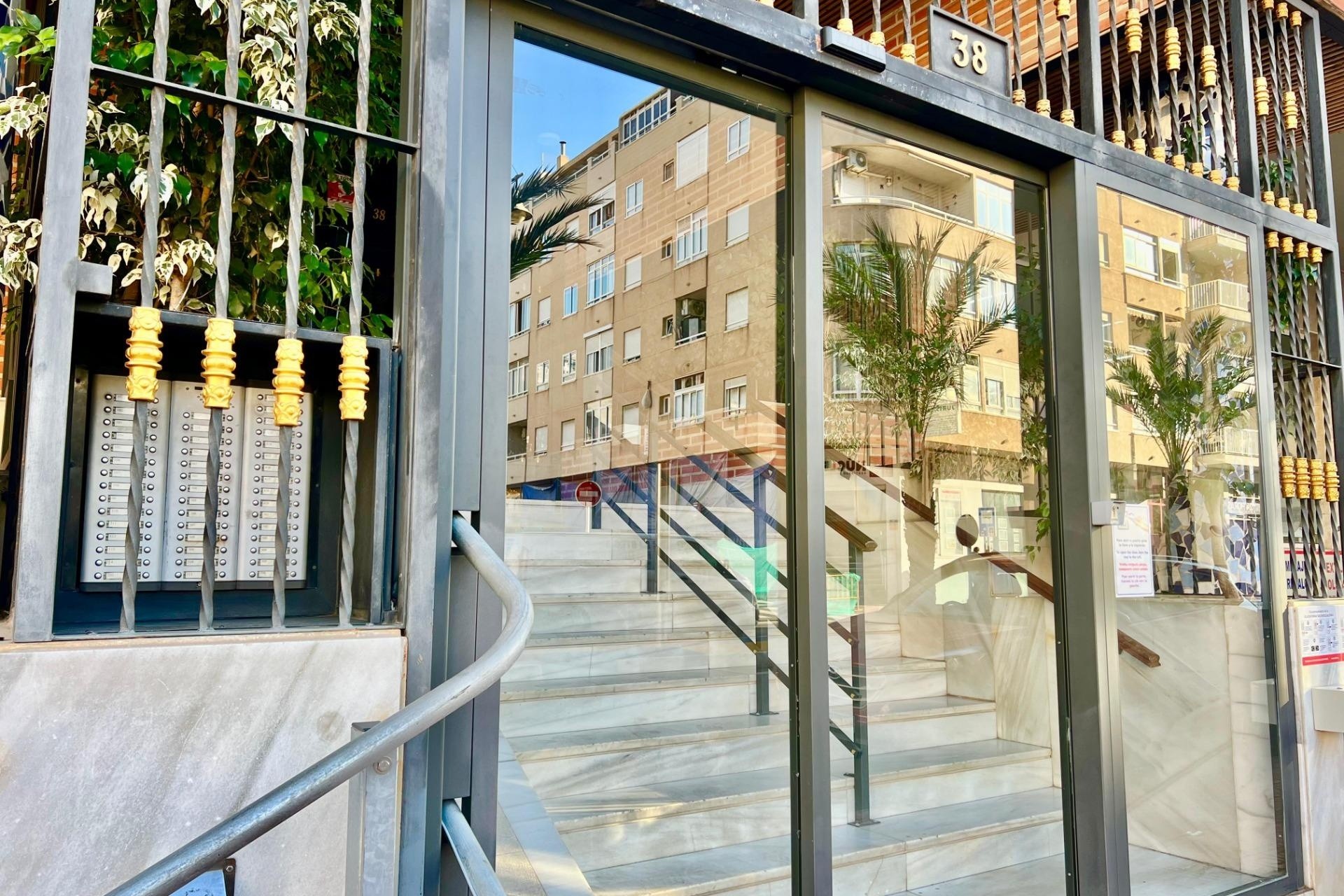 Sprzedaż - Apartament / Mieszkanie -
Torrevieja
