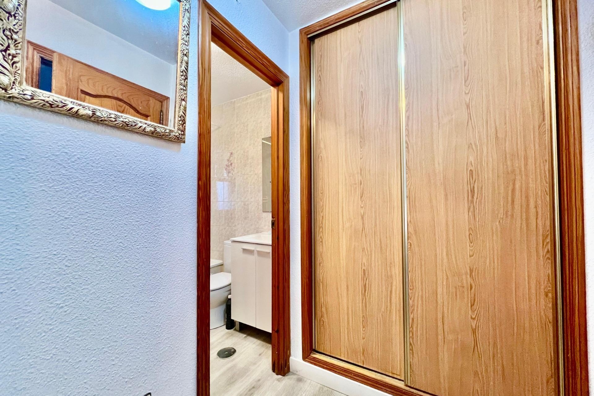 Sprzedaż - Apartament / Mieszkanie -
Torrevieja
