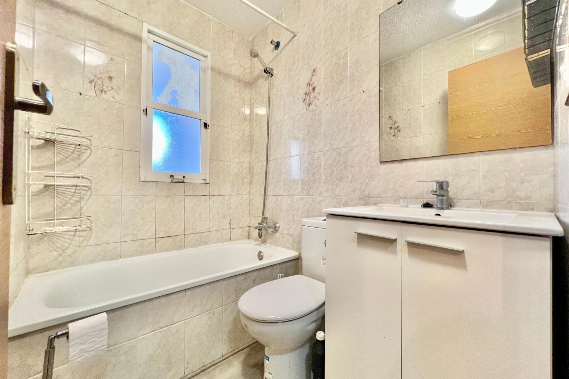 Sprzedaż - Apartament / Mieszkanie -
Torrevieja