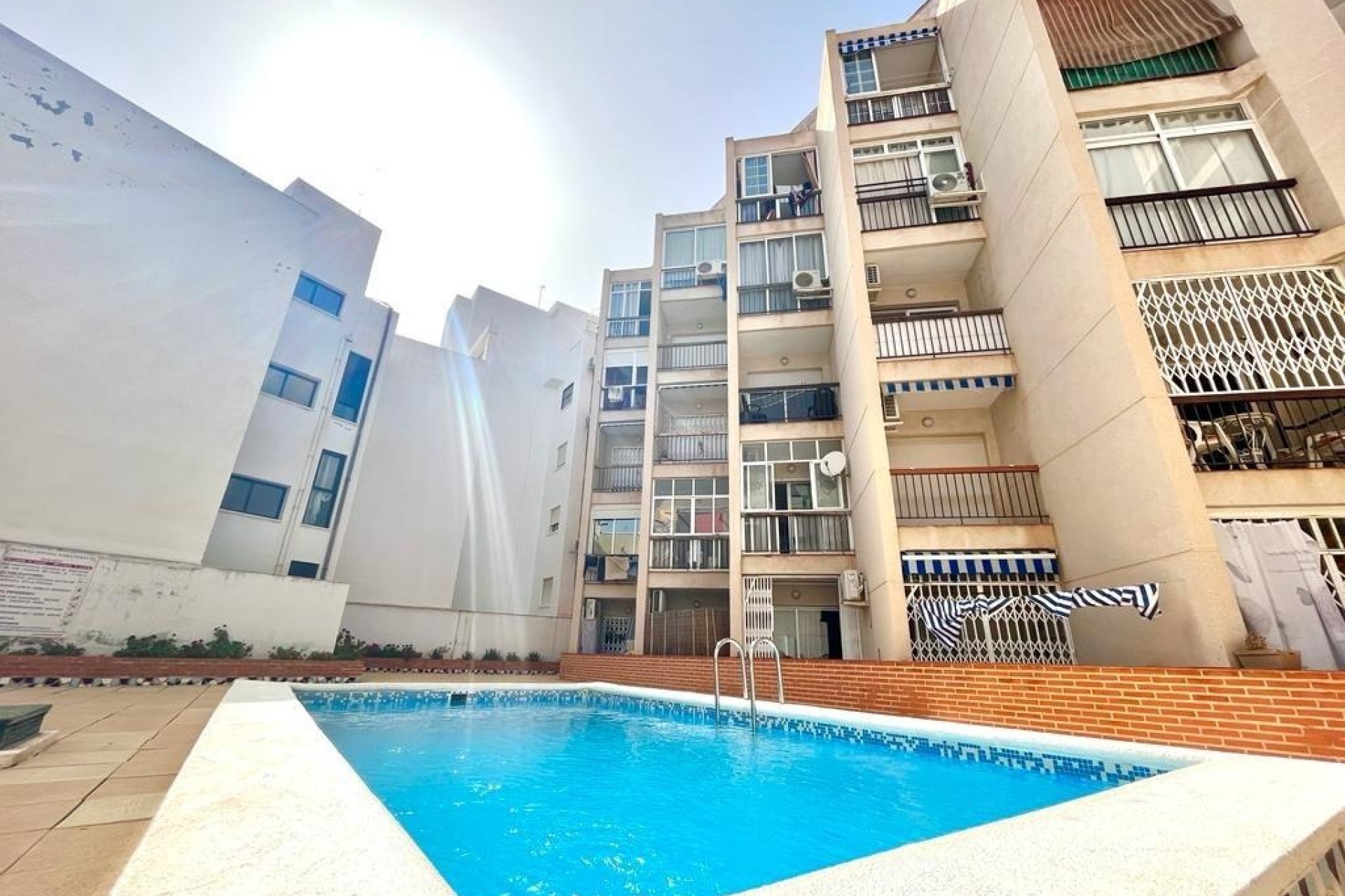 Sprzedaż - Apartament / Mieszkanie -
Torrevieja
