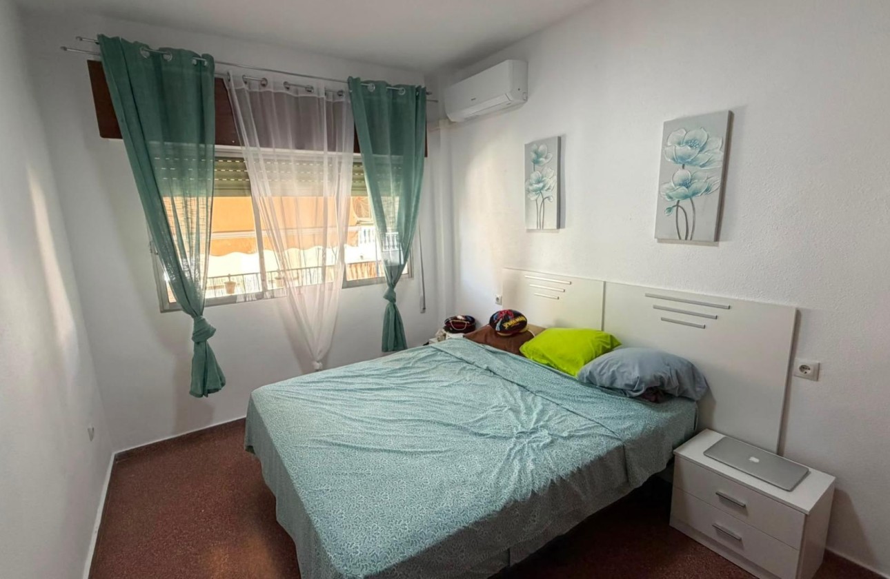 Sprzedaż - Apartament / Mieszkanie -
Torrevieja
