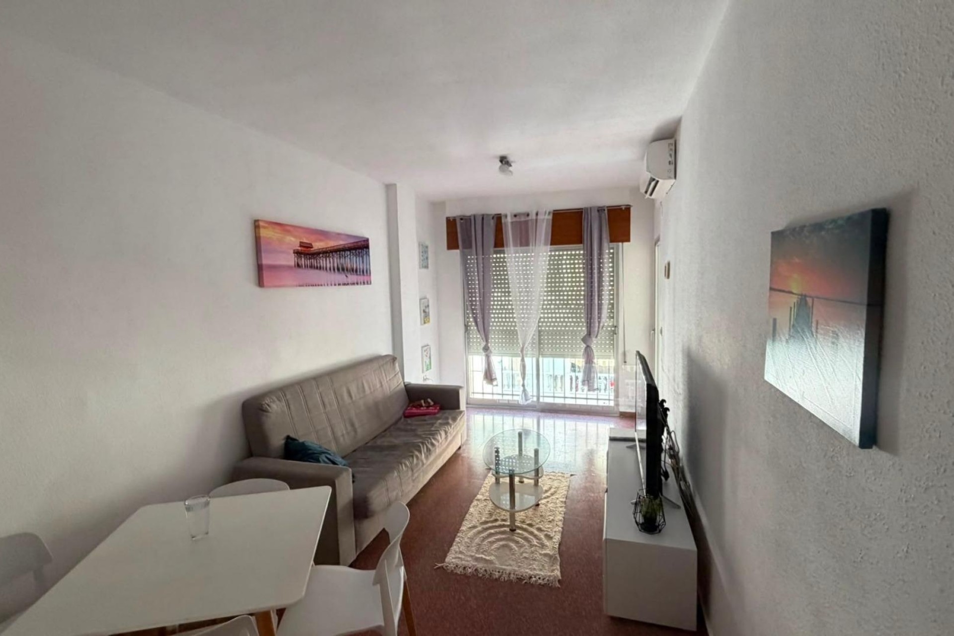Sprzedaż - Apartament / Mieszkanie -
Torrevieja