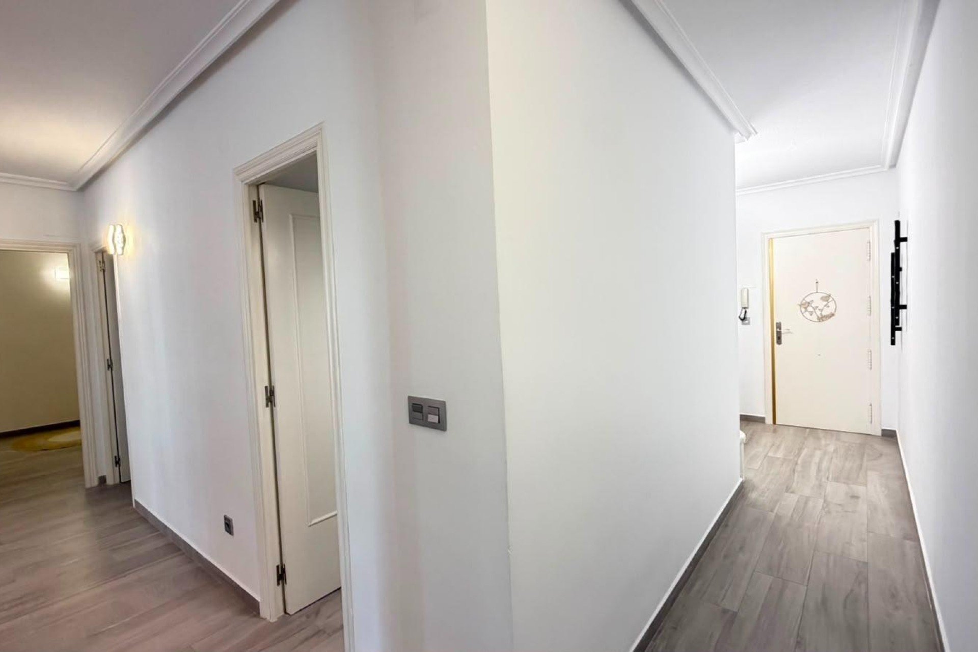 Sprzedaż - Apartament / Mieszkanie -
Torrevieja