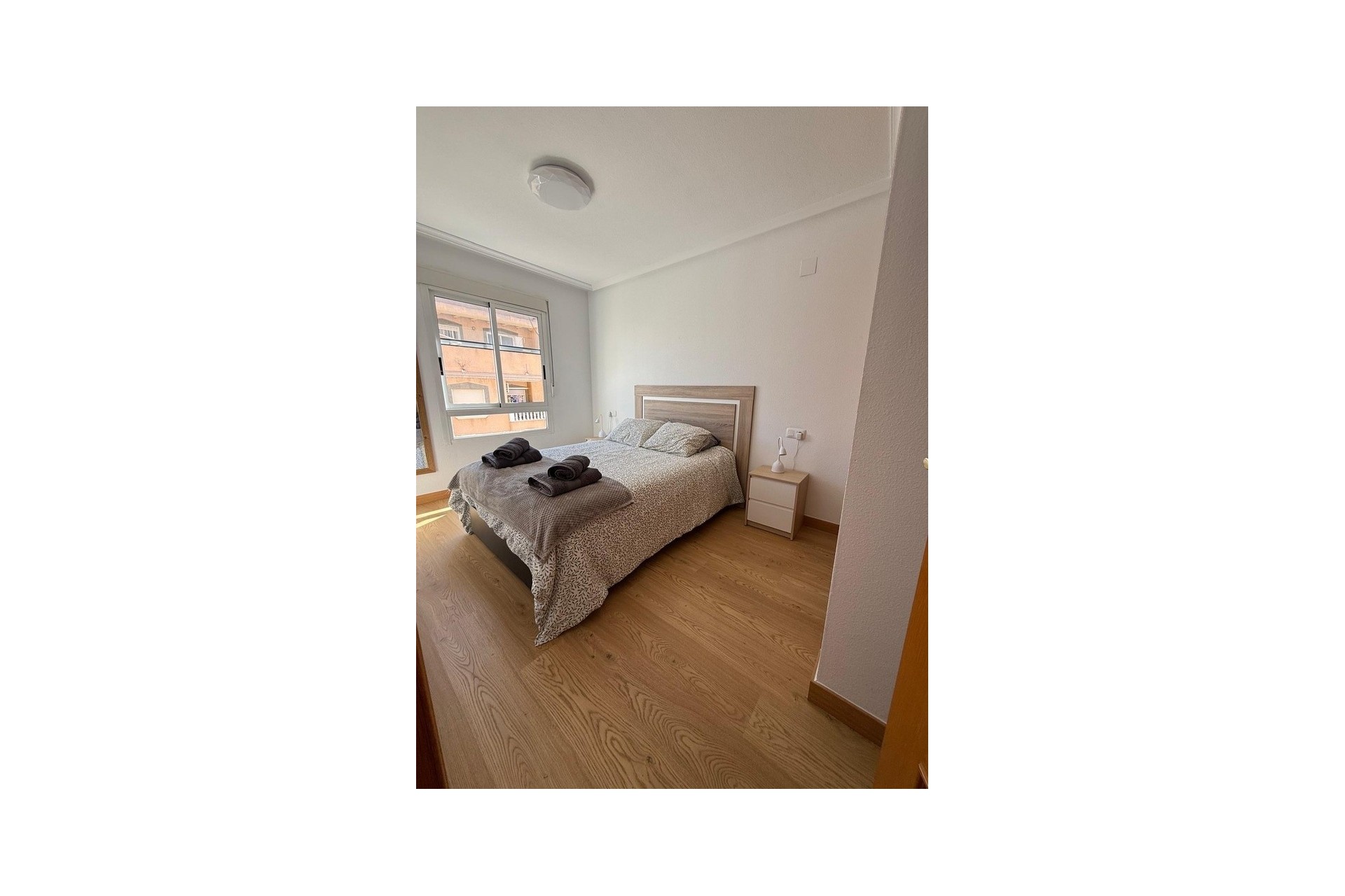 Sprzedaż - Apartament / Mieszkanie -
Torrevieja