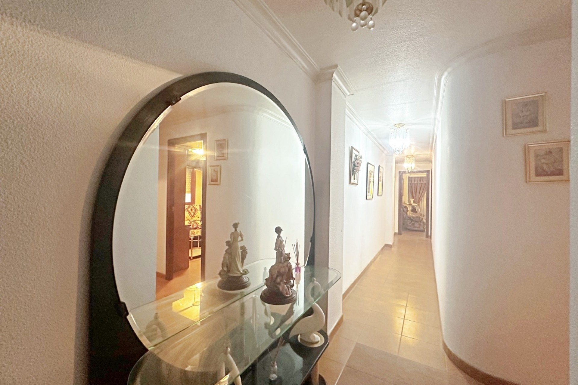 Sprzedaż - Apartament / Mieszkanie -
Torrevieja