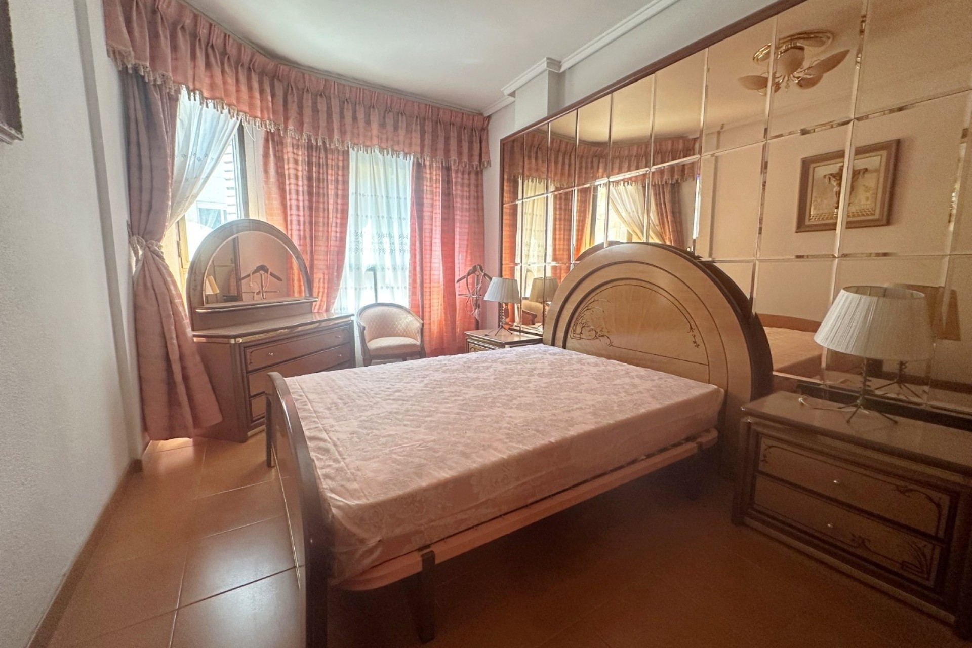 Sprzedaż - Apartament / Mieszkanie -
Torrevieja