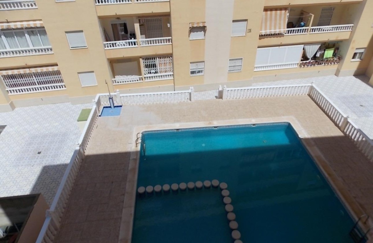 Sprzedaż - Apartament / Mieszkanie -
Torrevieja