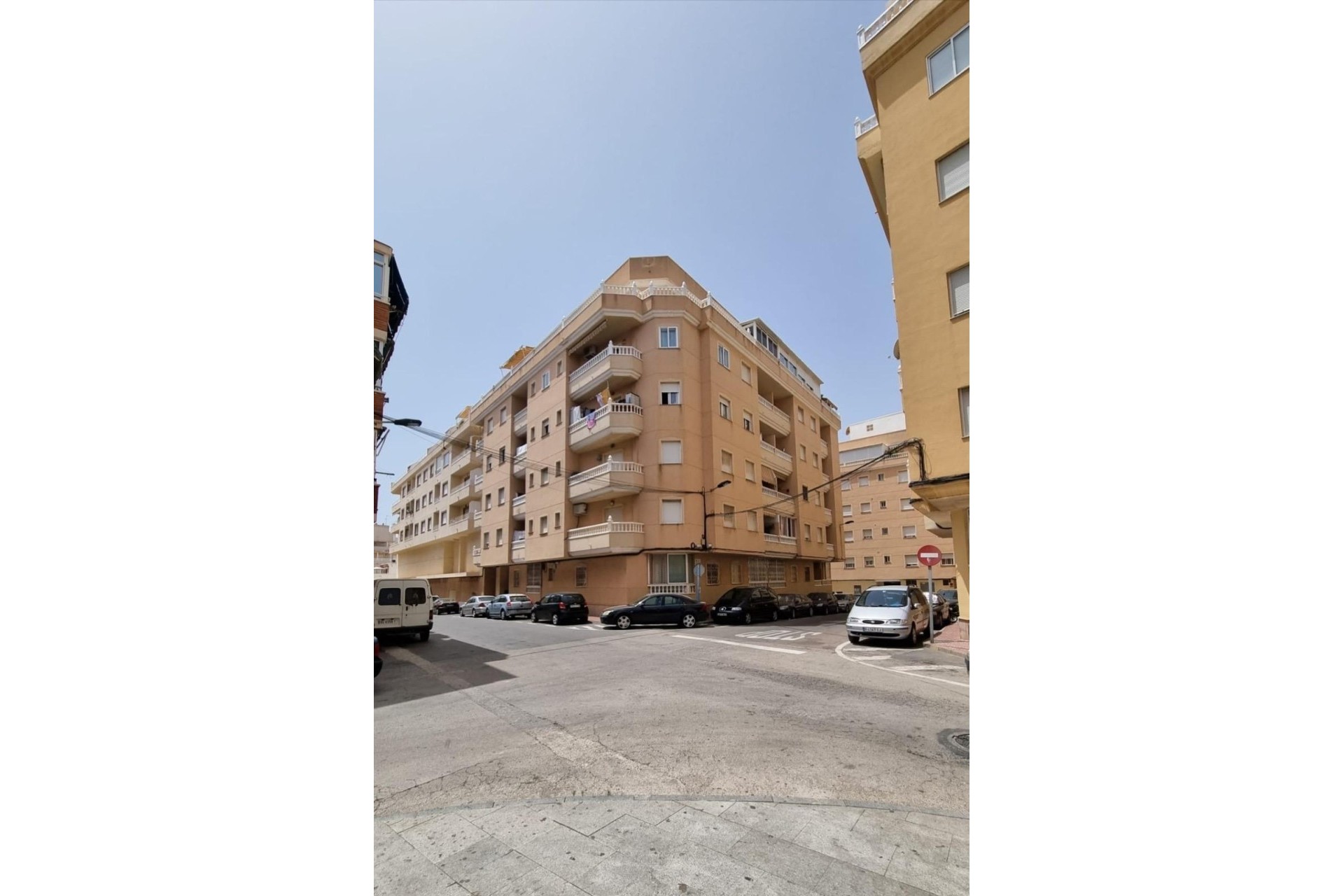 Sprzedaż - Apartament / Mieszkanie -
Torrevieja
