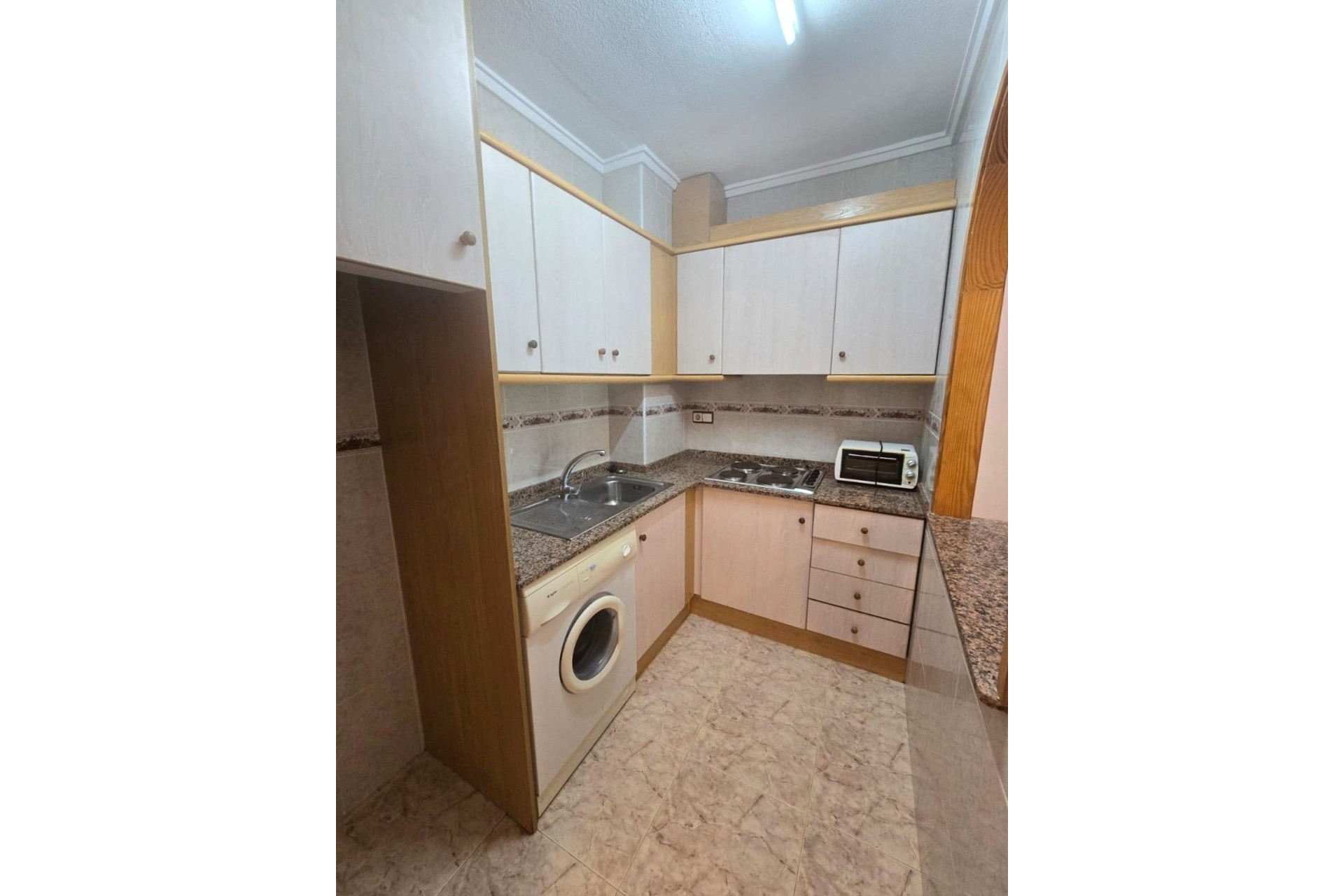 Sprzedaż - Apartament / Mieszkanie -
Torrevieja