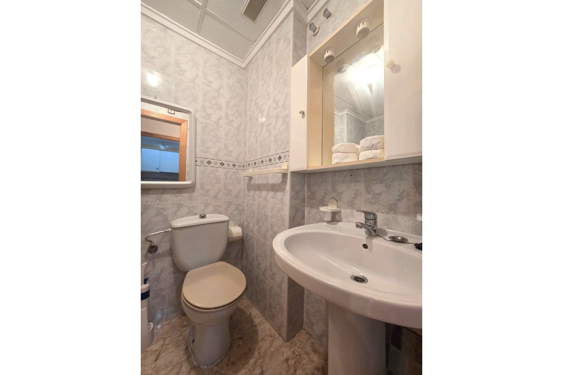Sprzedaż - Apartament / Mieszkanie -
Torrevieja