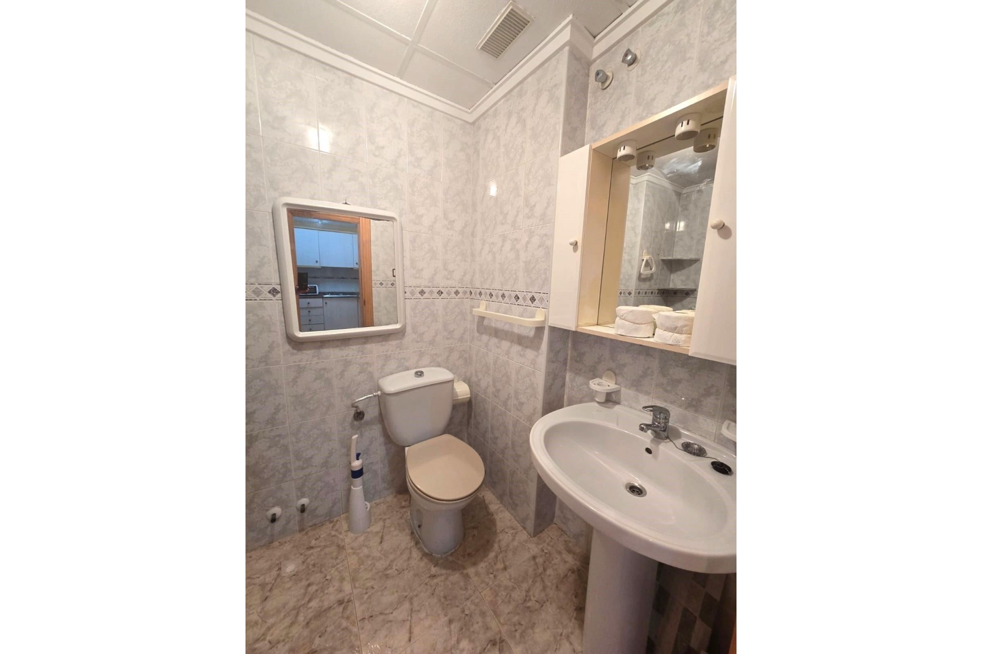 Sprzedaż - Apartament / Mieszkanie -
Torrevieja