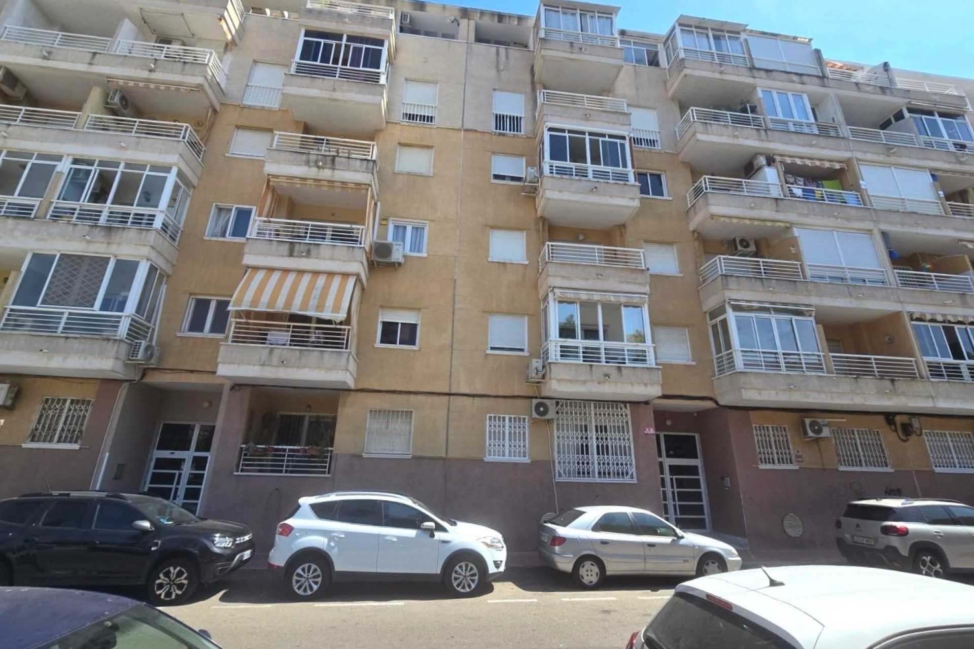 Sprzedaż - Apartament / Mieszkanie -
Torrevieja