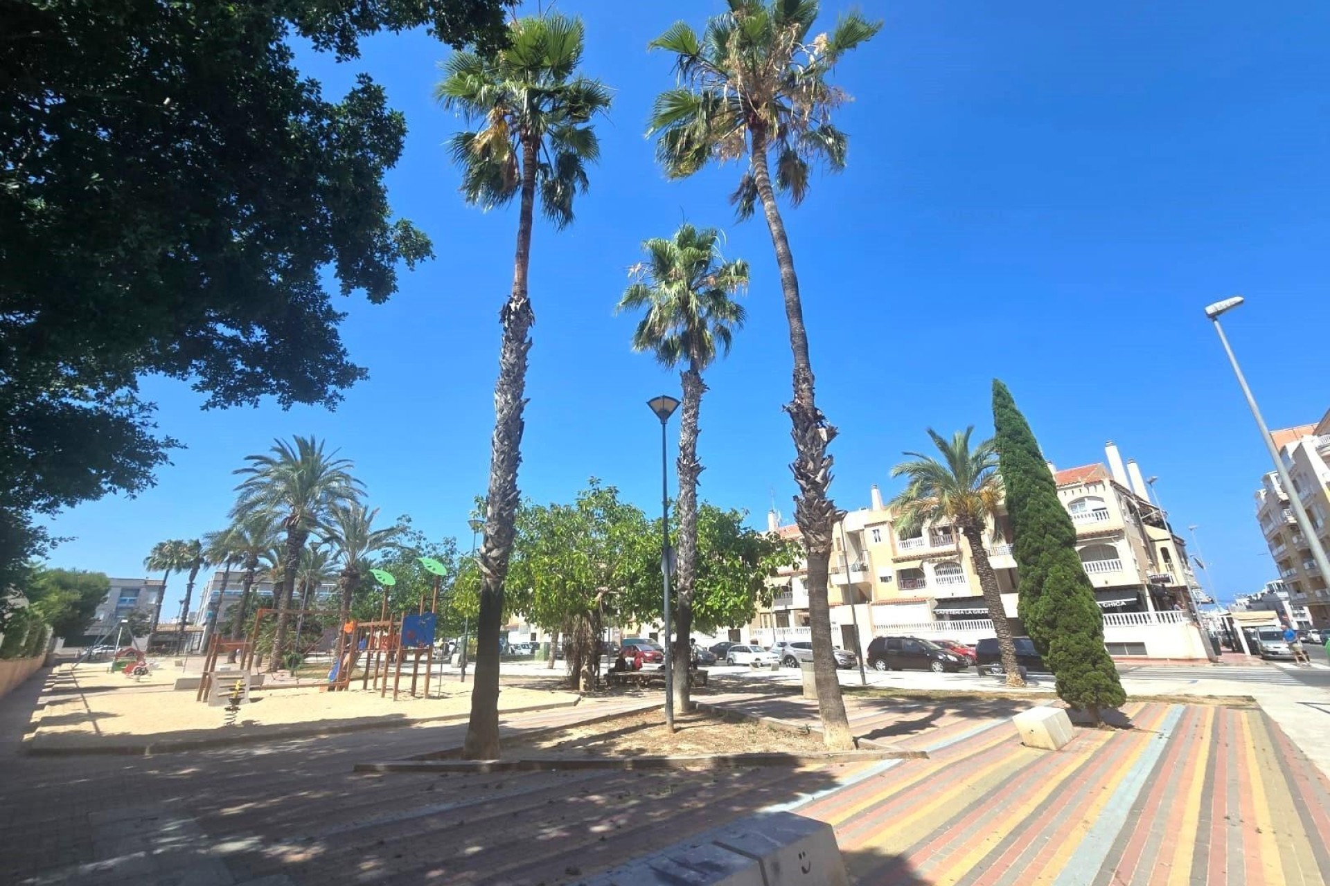 Sprzedaż - Apartament / Mieszkanie -
Torrevieja
