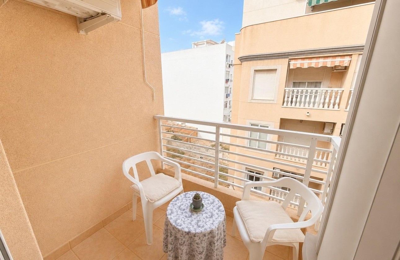 Sprzedaż - Apartament / Mieszkanie -
Torrevieja
