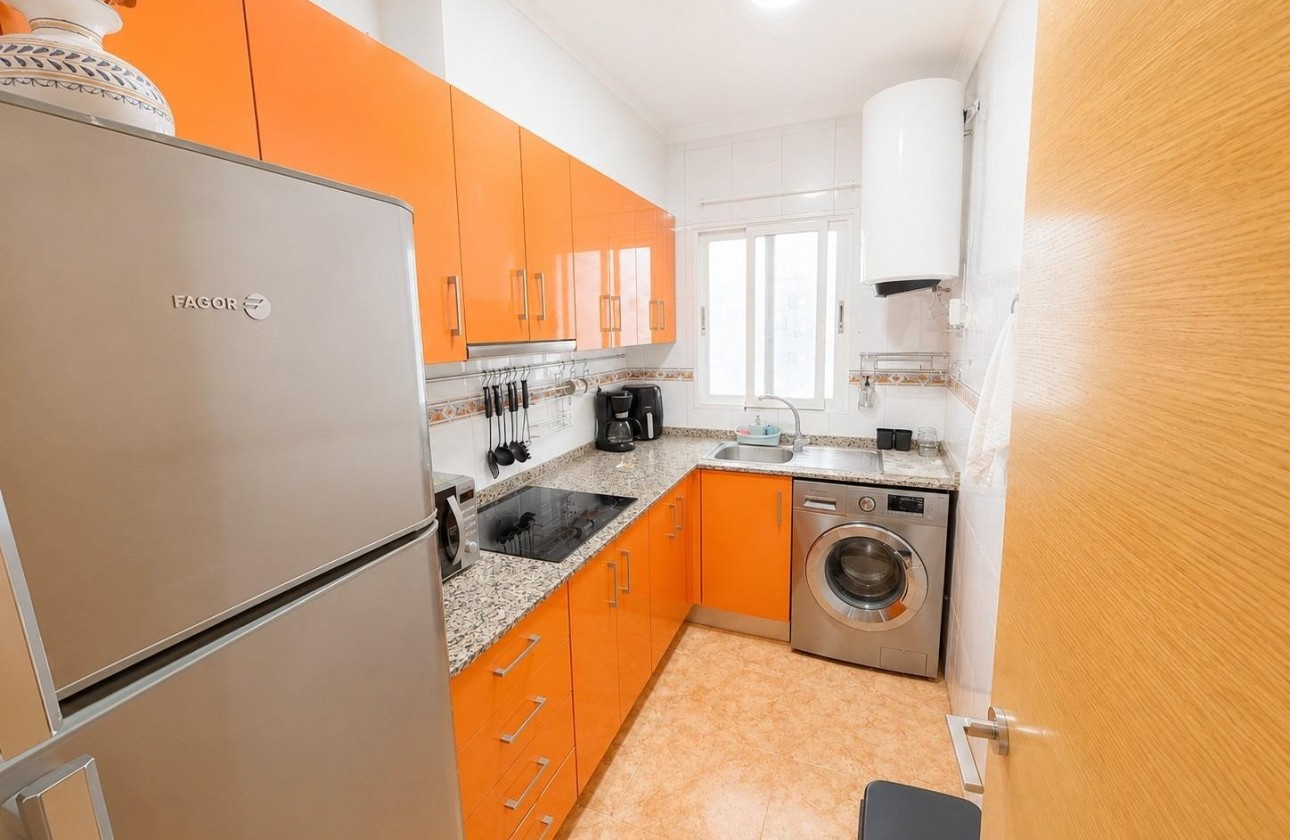 Sprzedaż - Apartament / Mieszkanie -
Torrevieja