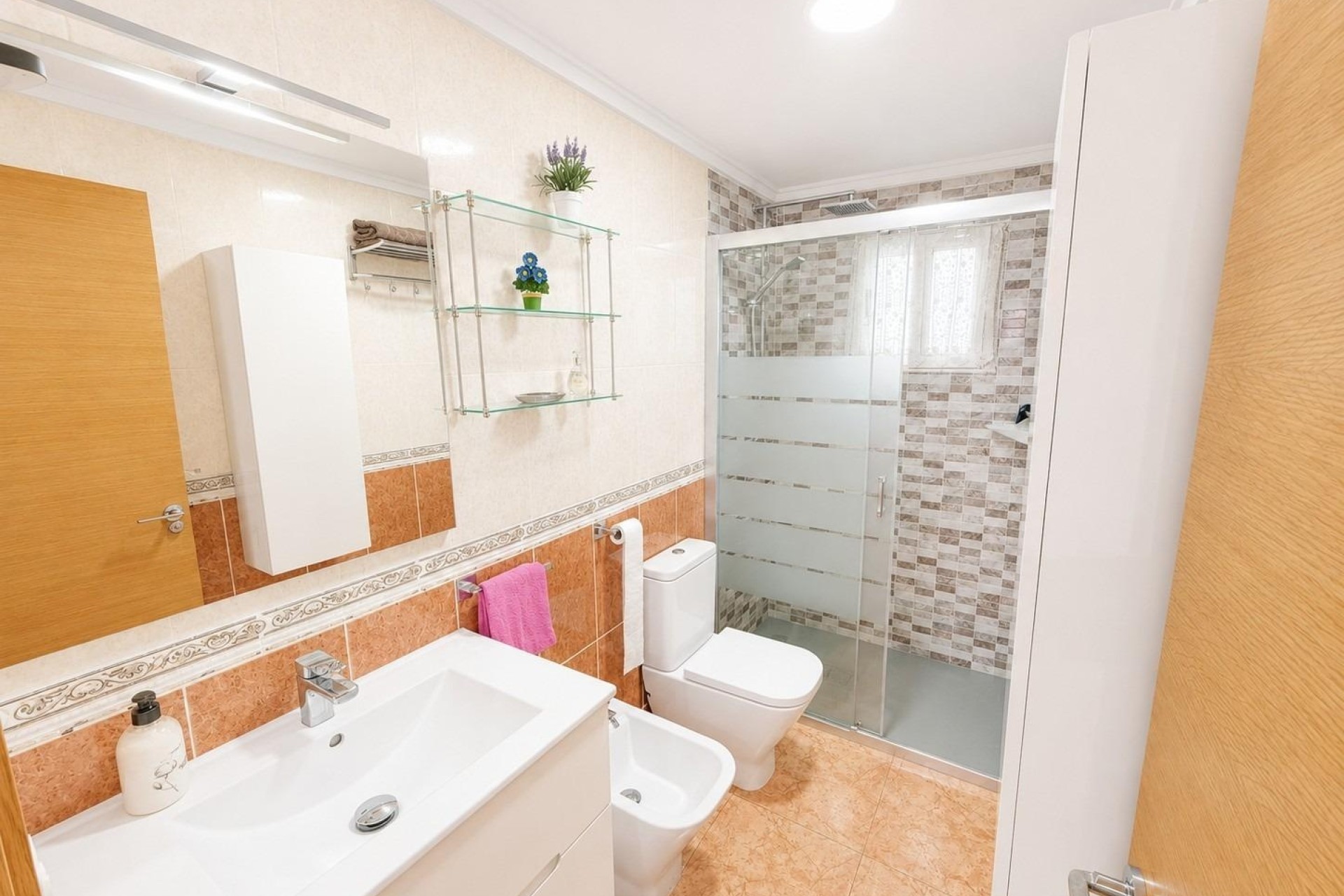 Sprzedaż - Apartament / Mieszkanie -
Torrevieja