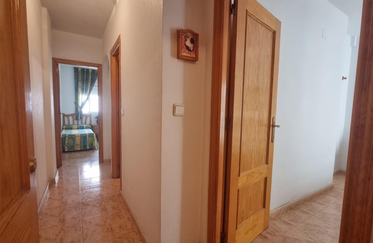 Sprzedaż - Apartament / Mieszkanie -
Torrevieja