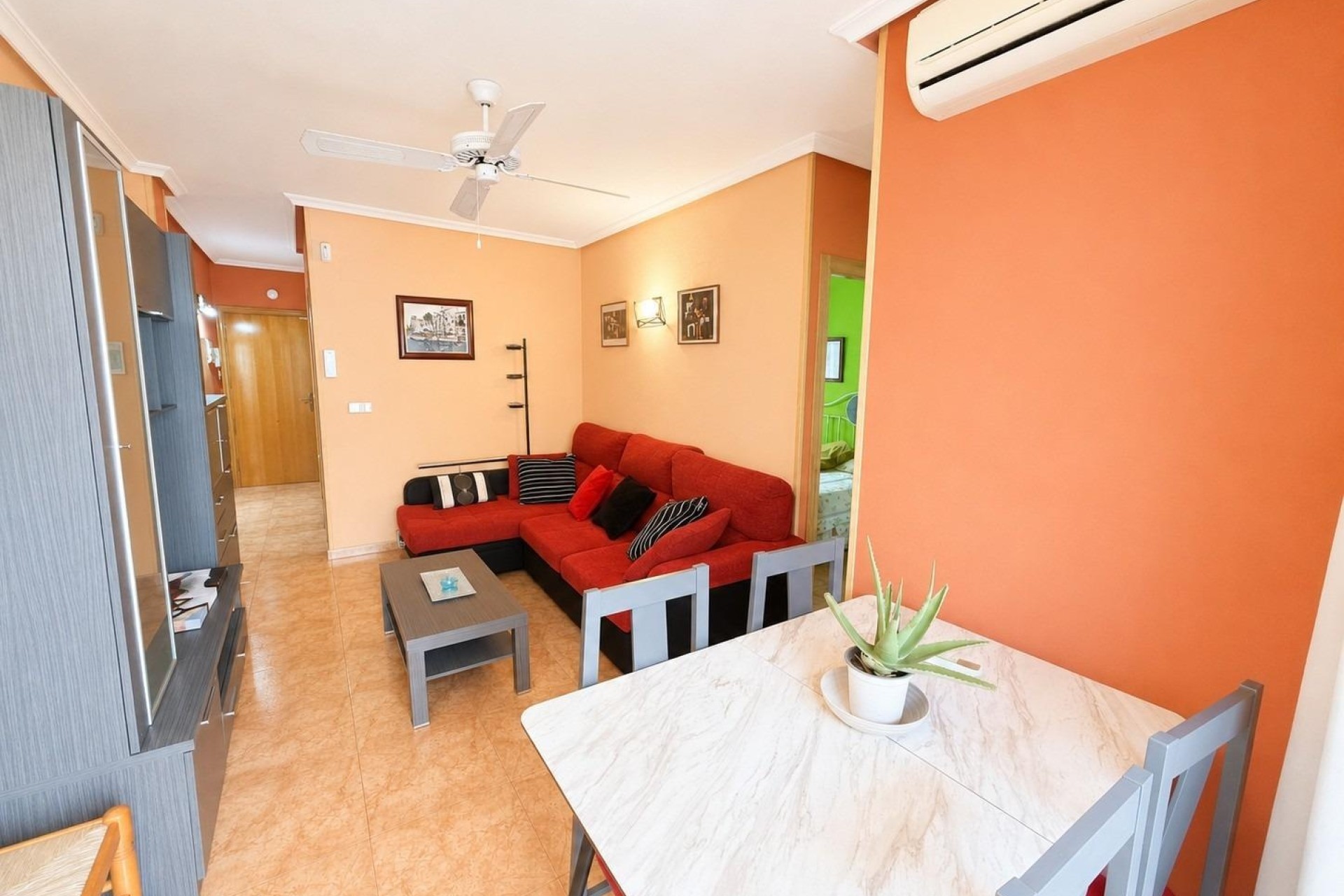 Sprzedaż - Apartament / Mieszkanie -
Torrevieja