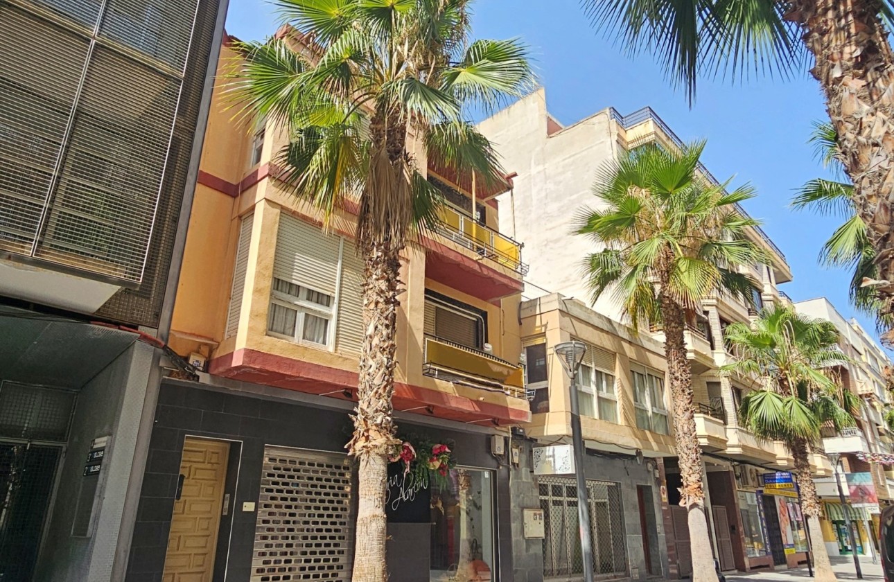 Sprzedaż - Apartament / Mieszkanie -
Torrevieja