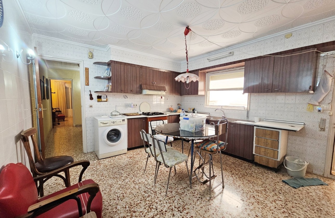 Sprzedaż - Apartament / Mieszkanie -
Torrevieja
