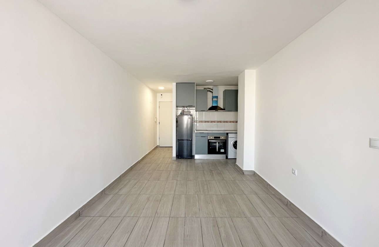 Sprzedaż - Apartament / Mieszkanie -
Torrevieja