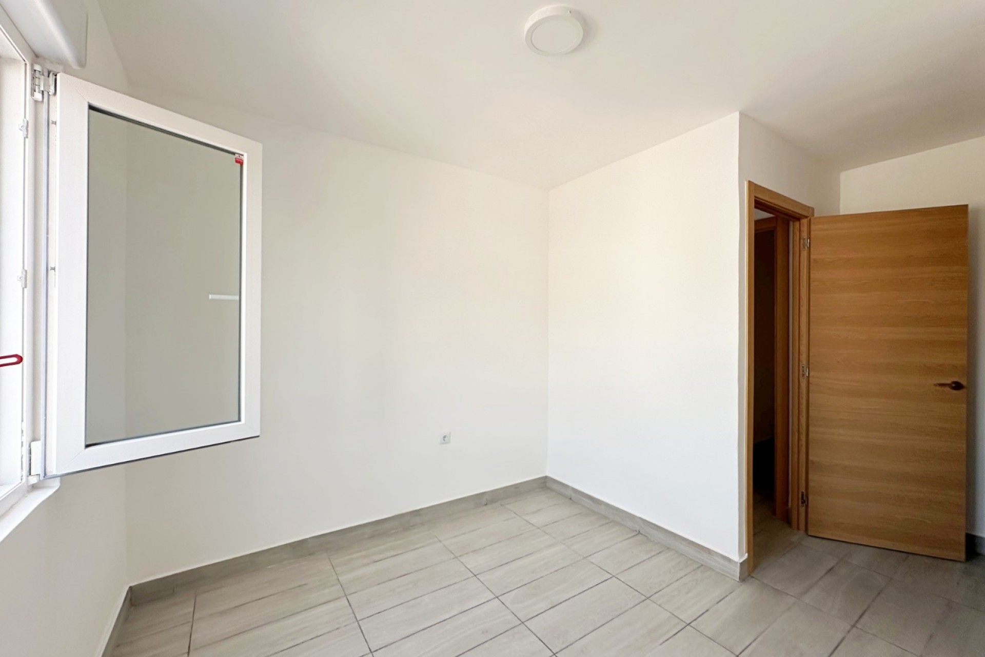 Sprzedaż - Apartament / Mieszkanie -
Torrevieja