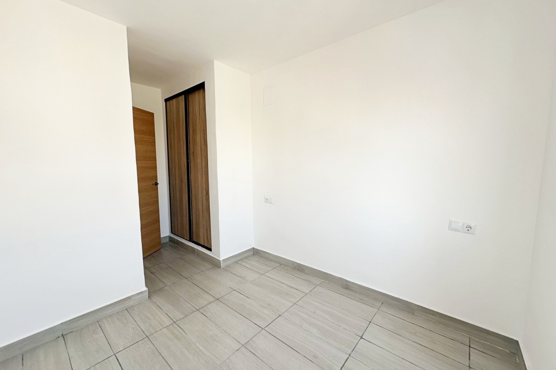 Sprzedaż - Apartament / Mieszkanie -
Torrevieja