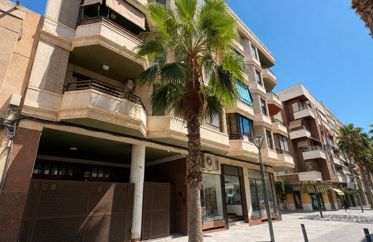 Sprzedaż - Apartament / Mieszkanie -
Torrevieja