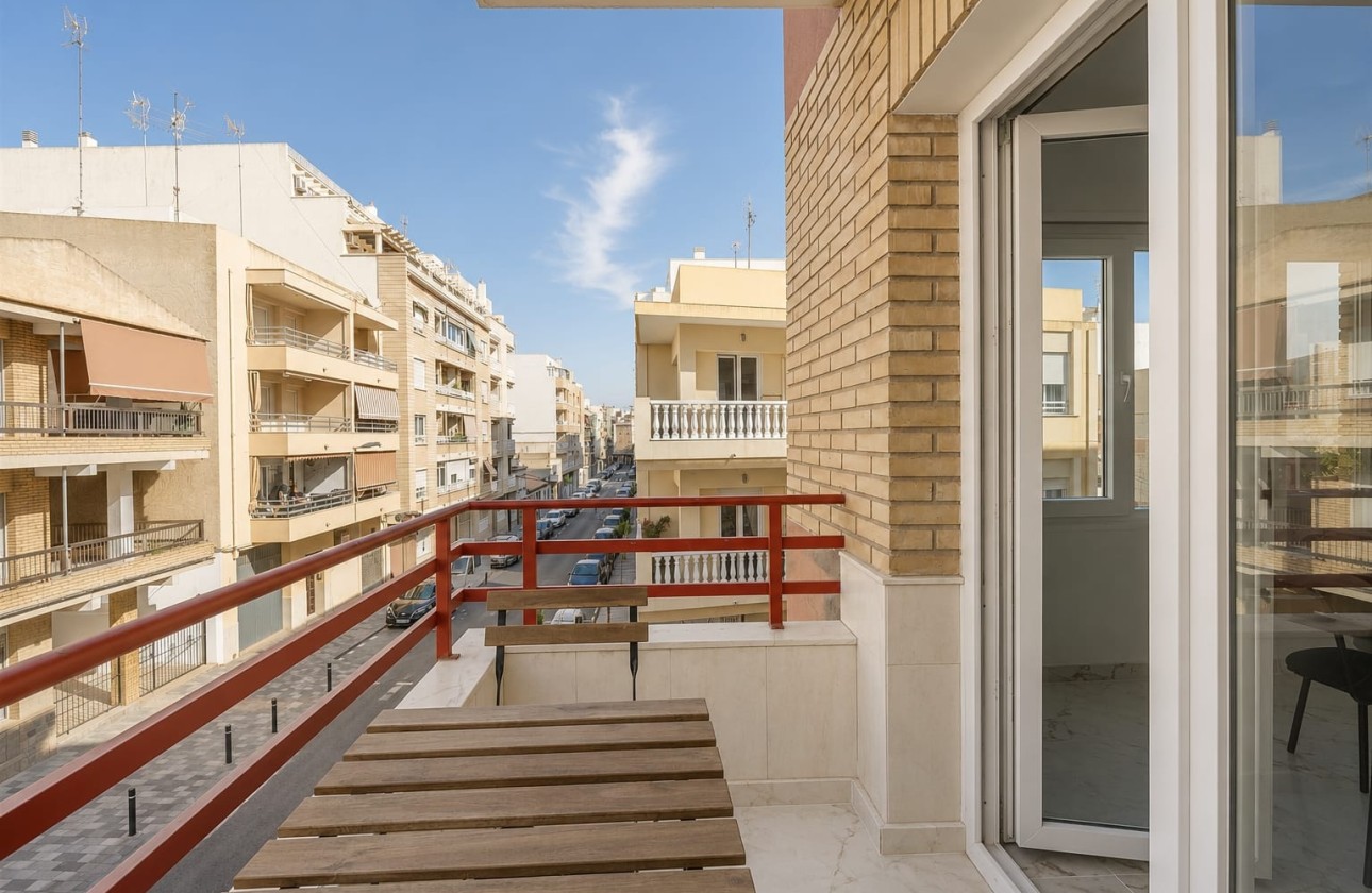 Sprzedaż - Apartament / Mieszkanie -
Torrevieja