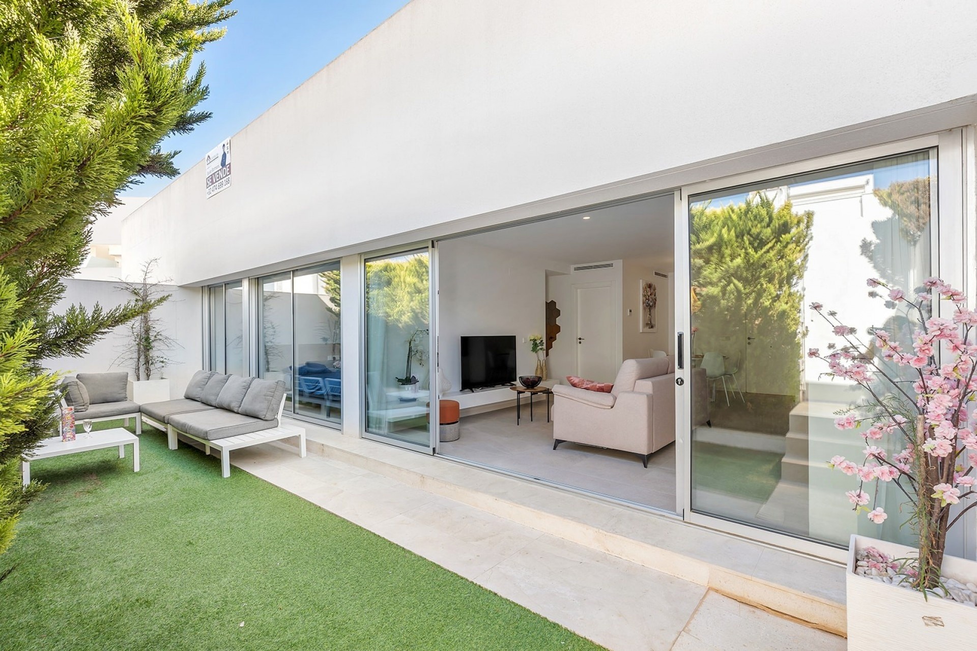 Sprzedaż - Apartament / Mieszkanie -
Torrevieja