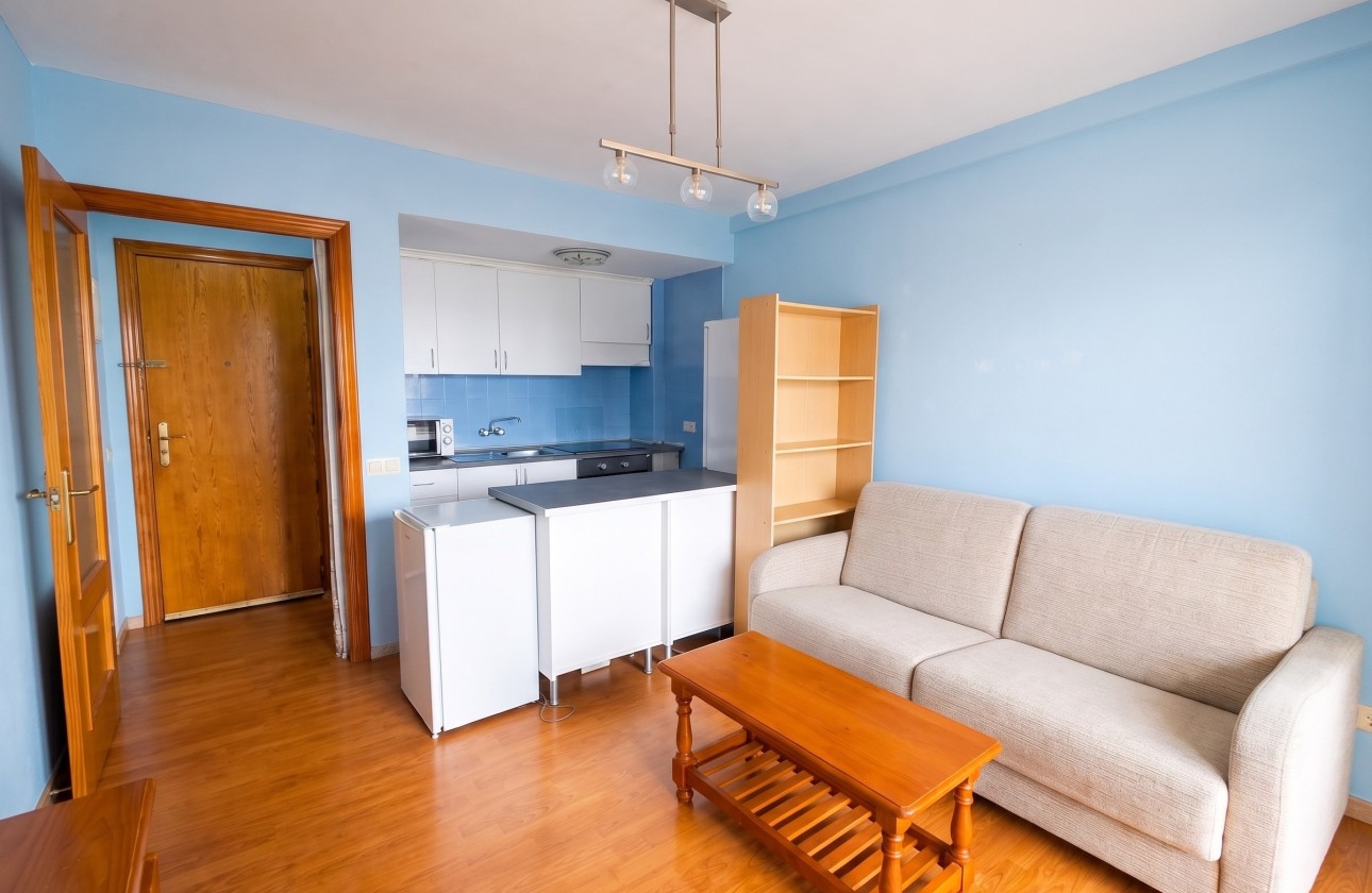 Sprzedaż - Apartament / Mieszkanie -
Torrevieja