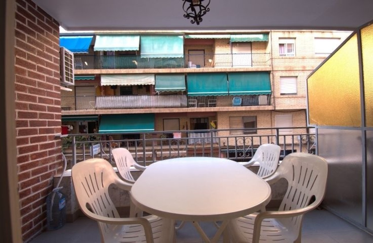 Sprzedaż - Apartament / Mieszkanie -
Torrevieja