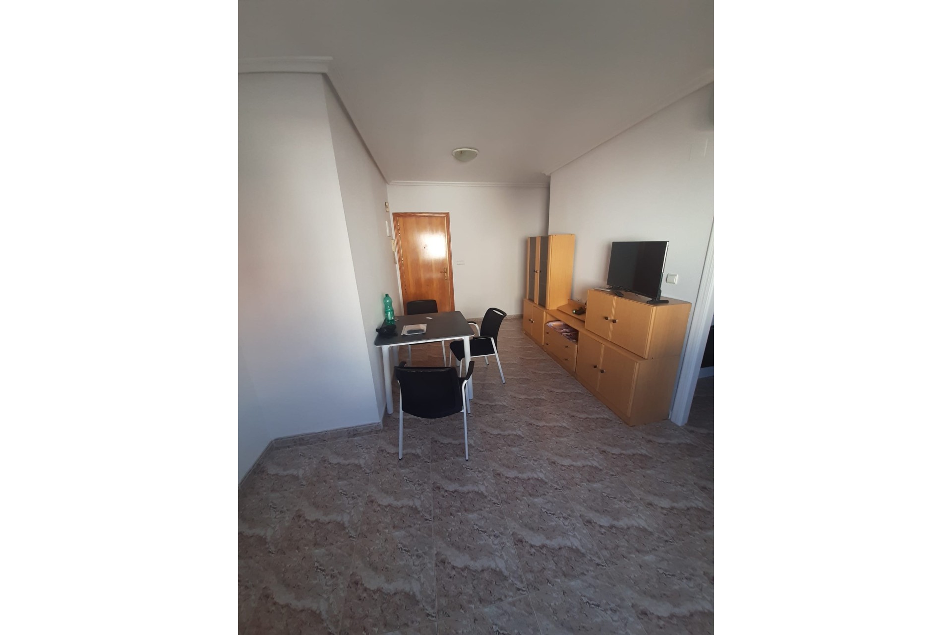 Sprzedaż - Apartament / Mieszkanie -
Torrevieja