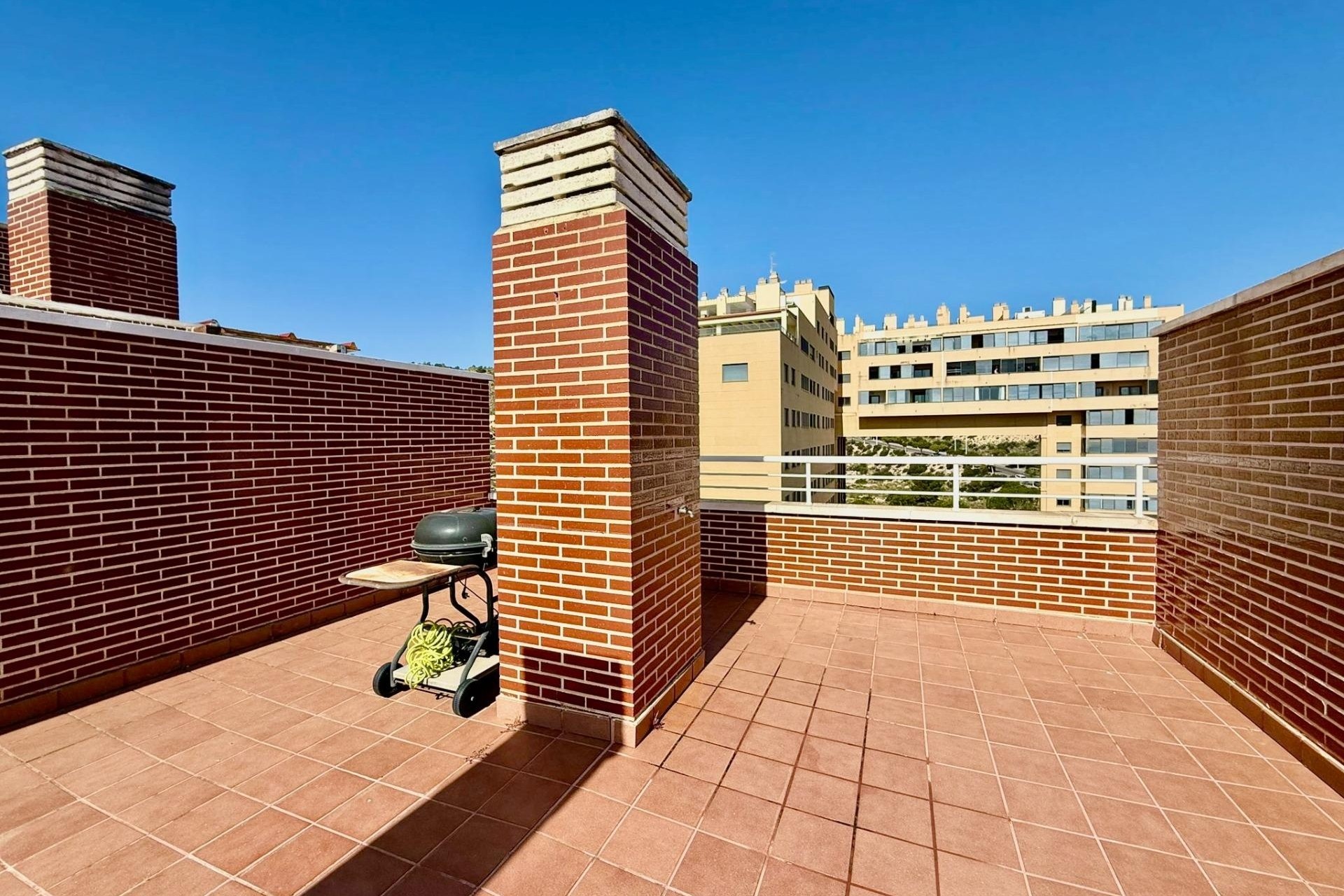 Sprzedaż - Apartament / Mieszkanie -
Villajoyosa - Cala Villajoyosa