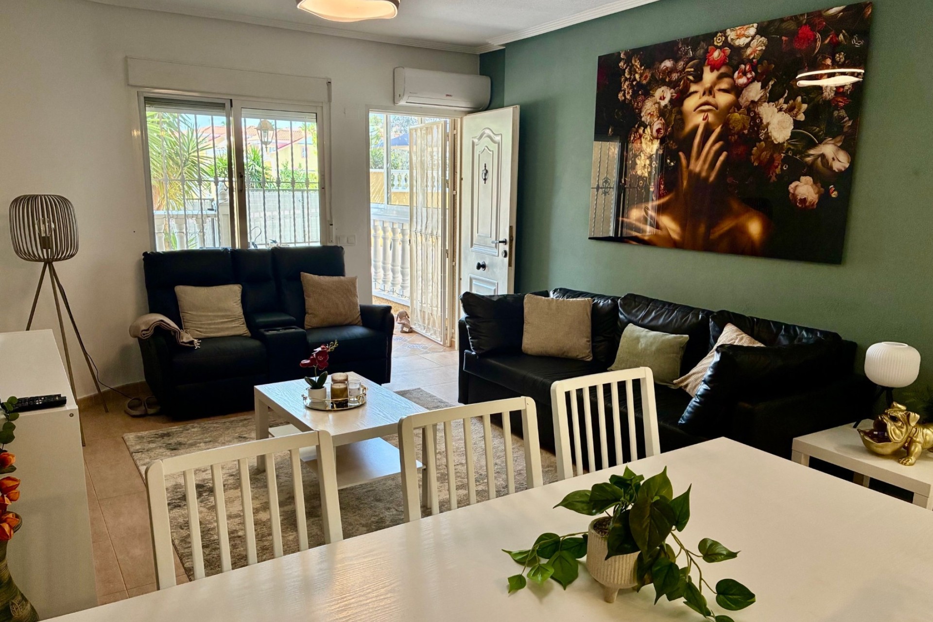 Sprzedaż - Apartament / Mieszkanie -
Villamartín - La Andaluza