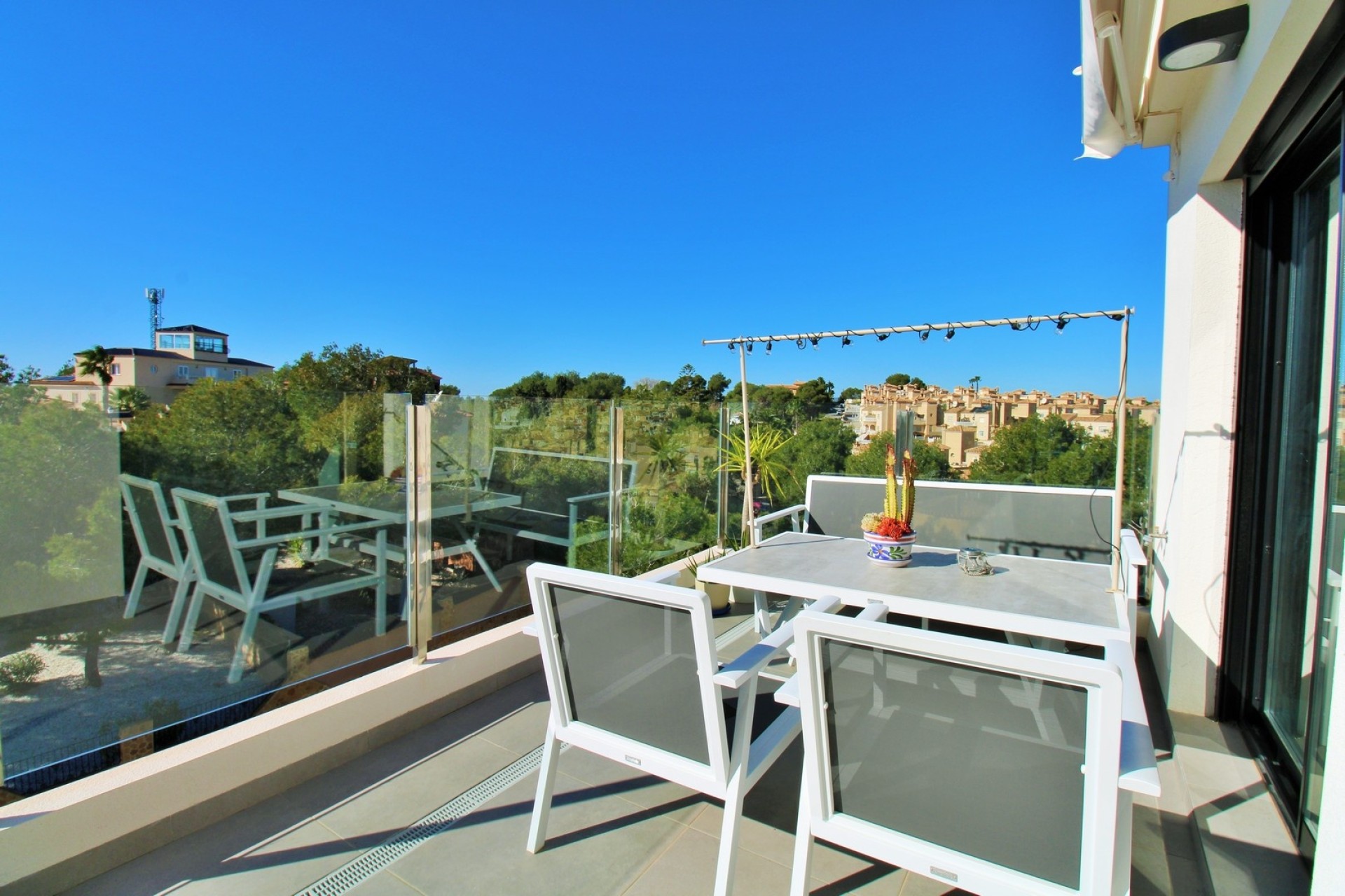 Sprzedaż - Apartament / Mieszkanie -
Villamartín