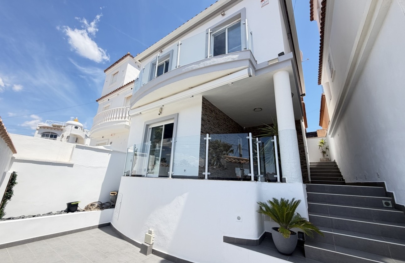 Sprzedaż - Apartament / Mieszkanie -
Villamartín
